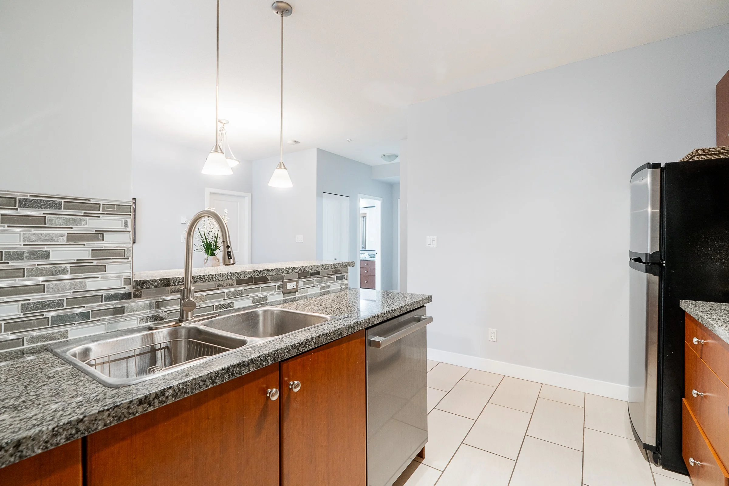 305-200-Capilano-Road-Port-Moody-Carolyn-Pogue-Port-Moody-Real-Estate-Agent-17.jpg
