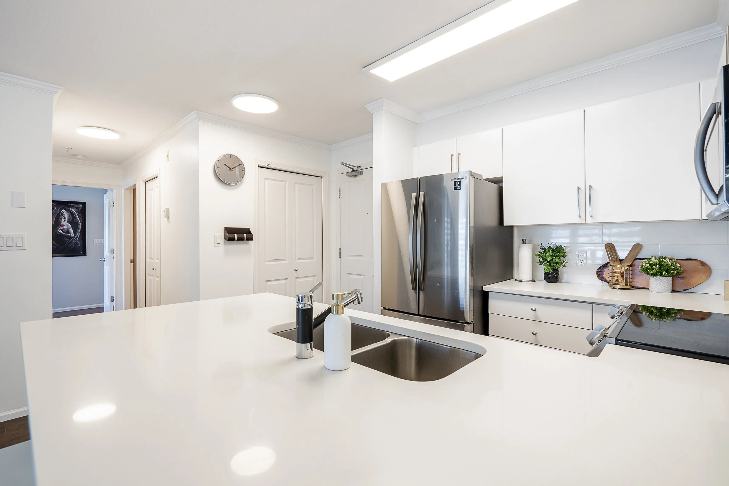 204-260-Newport-Drive-Port-Moody-Carolyn-Pogue-Best-Port-Moody-Real-Estate-Agent-10.jpg