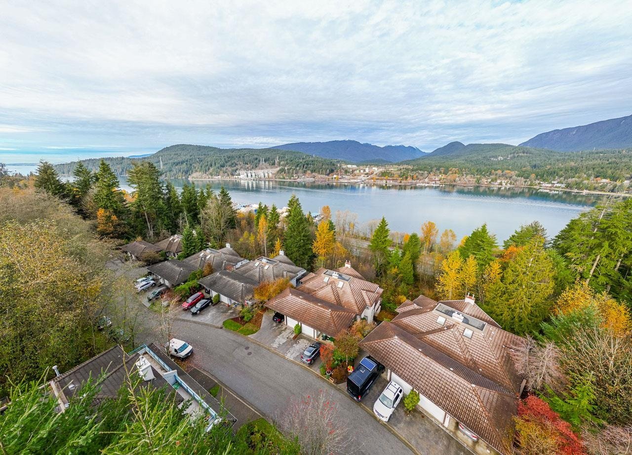70-Shoreline-Circle-College-Park-Townhome-Port-Moody-Carolyn-Pogue-Top-Port-Moody-Real-Estate-Agent-3.jpeg