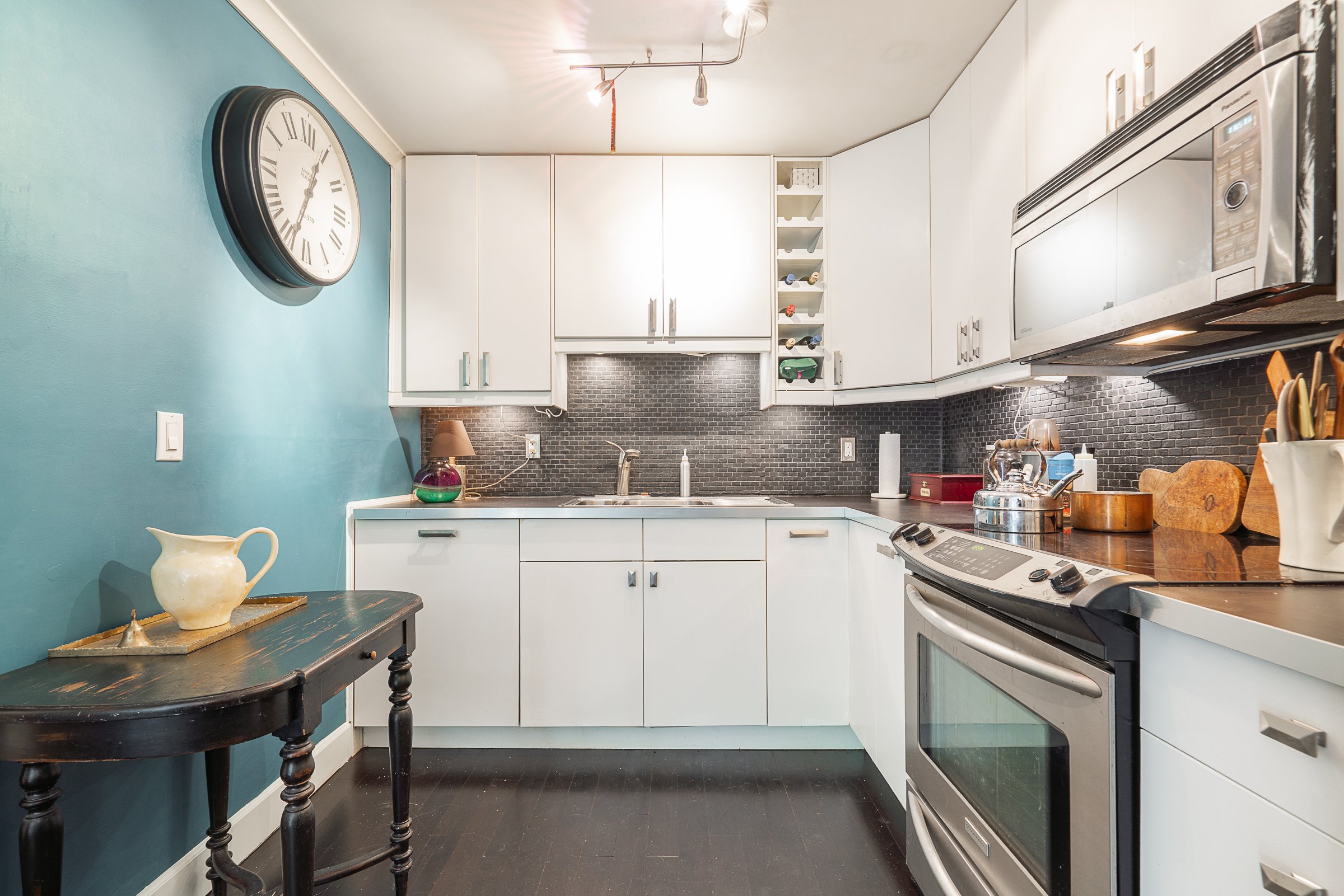2-303-Afton-Lane-Port-Moody-Carolyn-Pogue-Best-Port-Moody-Real-Estate-Agent-5.jpg