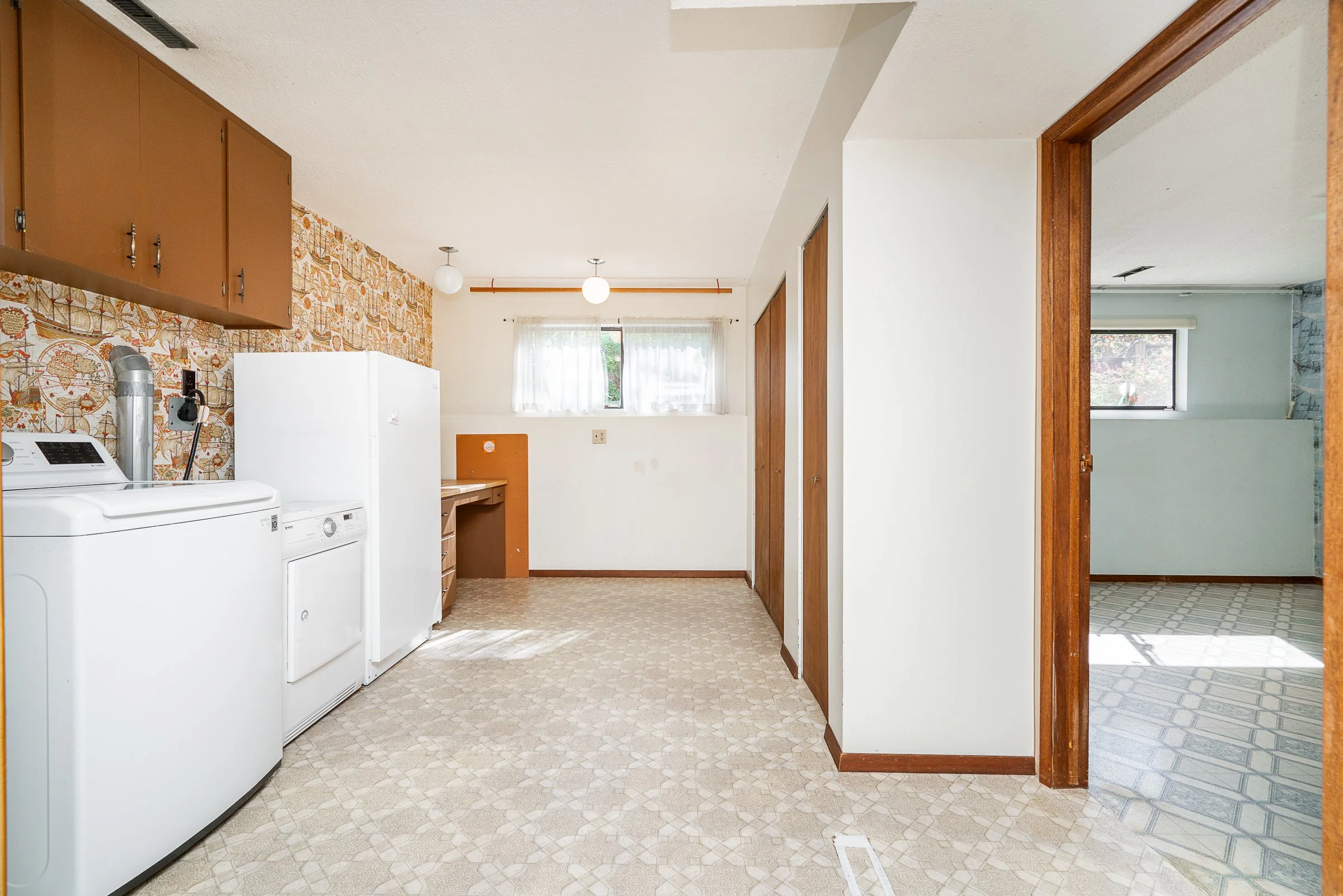 5-Tuxedo-Place-Port-Moody-Carolyn-Pogue-Best-Port-Moody-Real-Estate-Agent-31.jpg