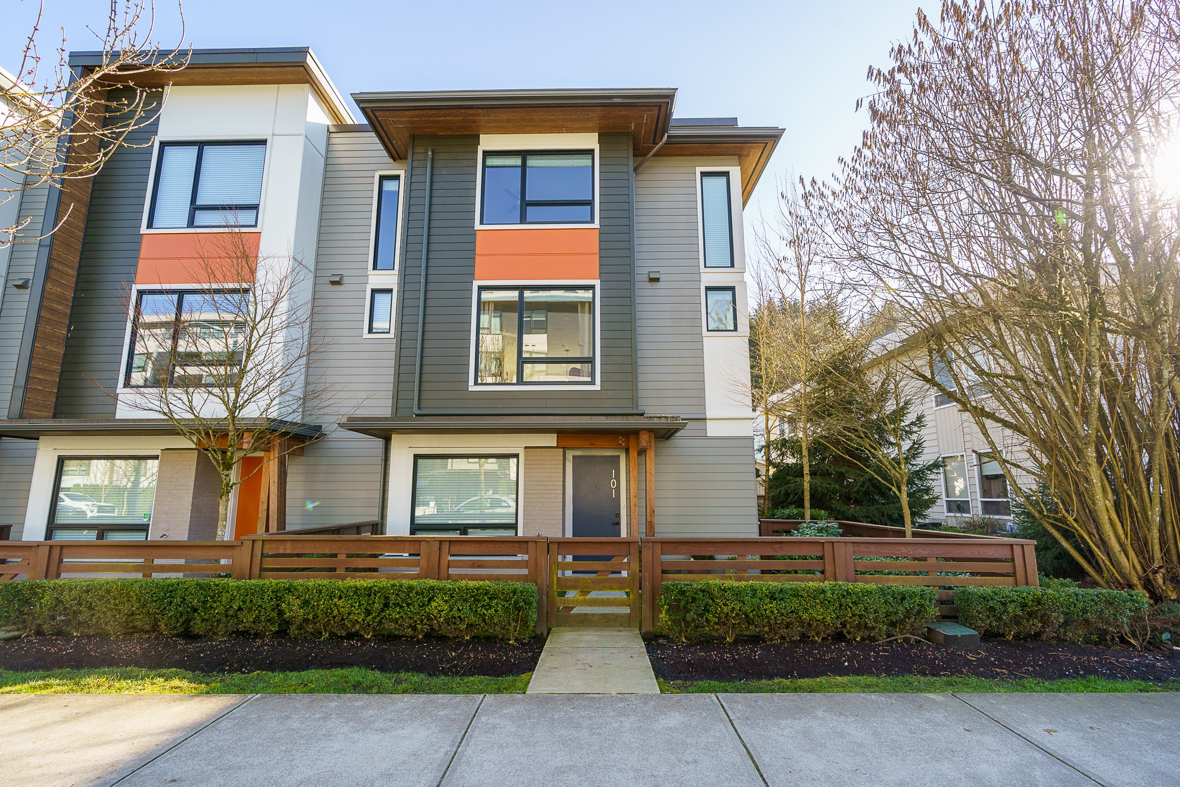 Port-Moody-Townhome-Carolyn-Pogue-Best-Port-Moody-Real-Estate-Agent-101-3021-St-George-Street-Port-Moody-3.jpg