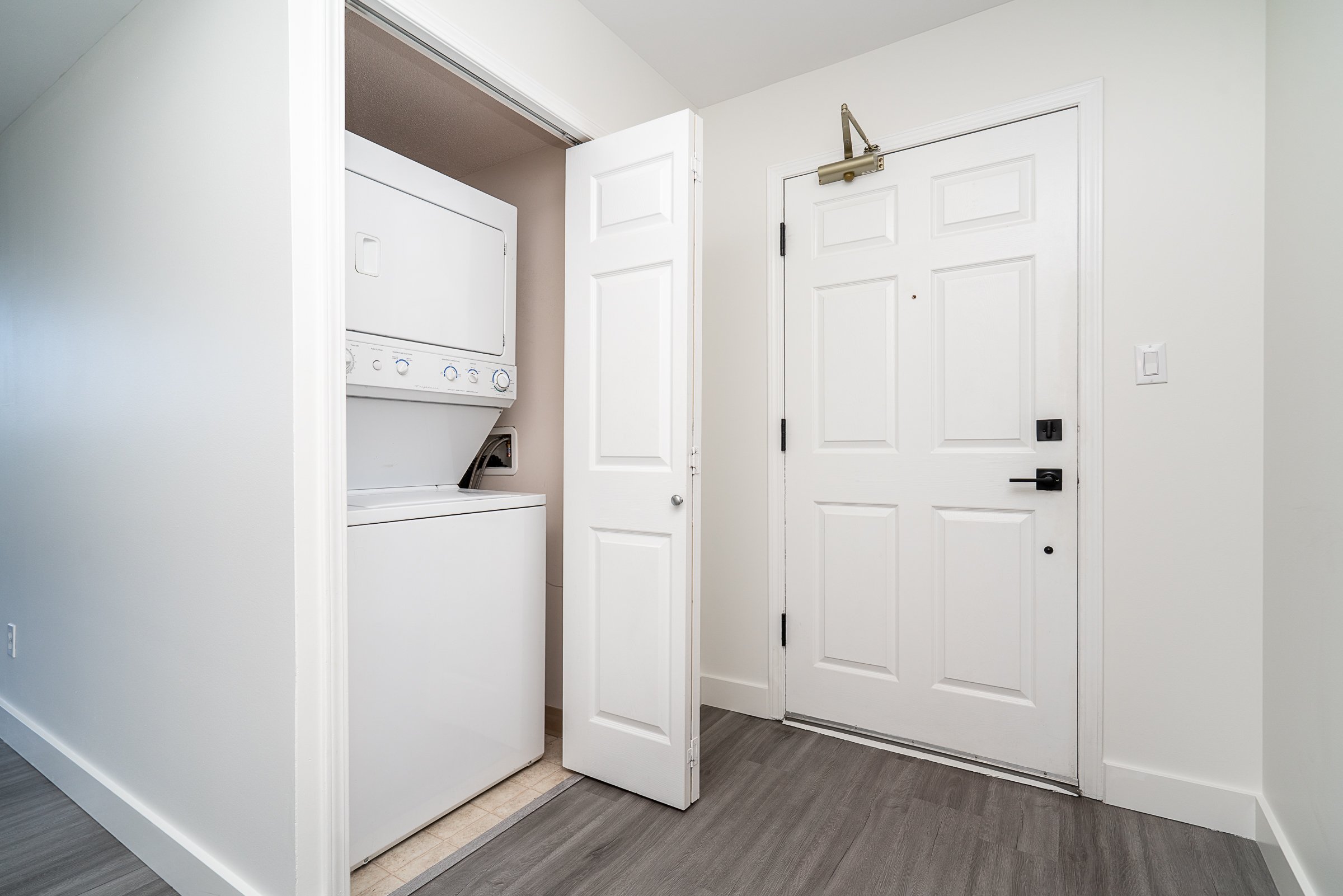 Newport-Village-Condo-1602-200-Newport-Drive-Port-Moody-Carolyn-Pogue-Best-Port-Moody-Real-Estate-Agent-18.jpg