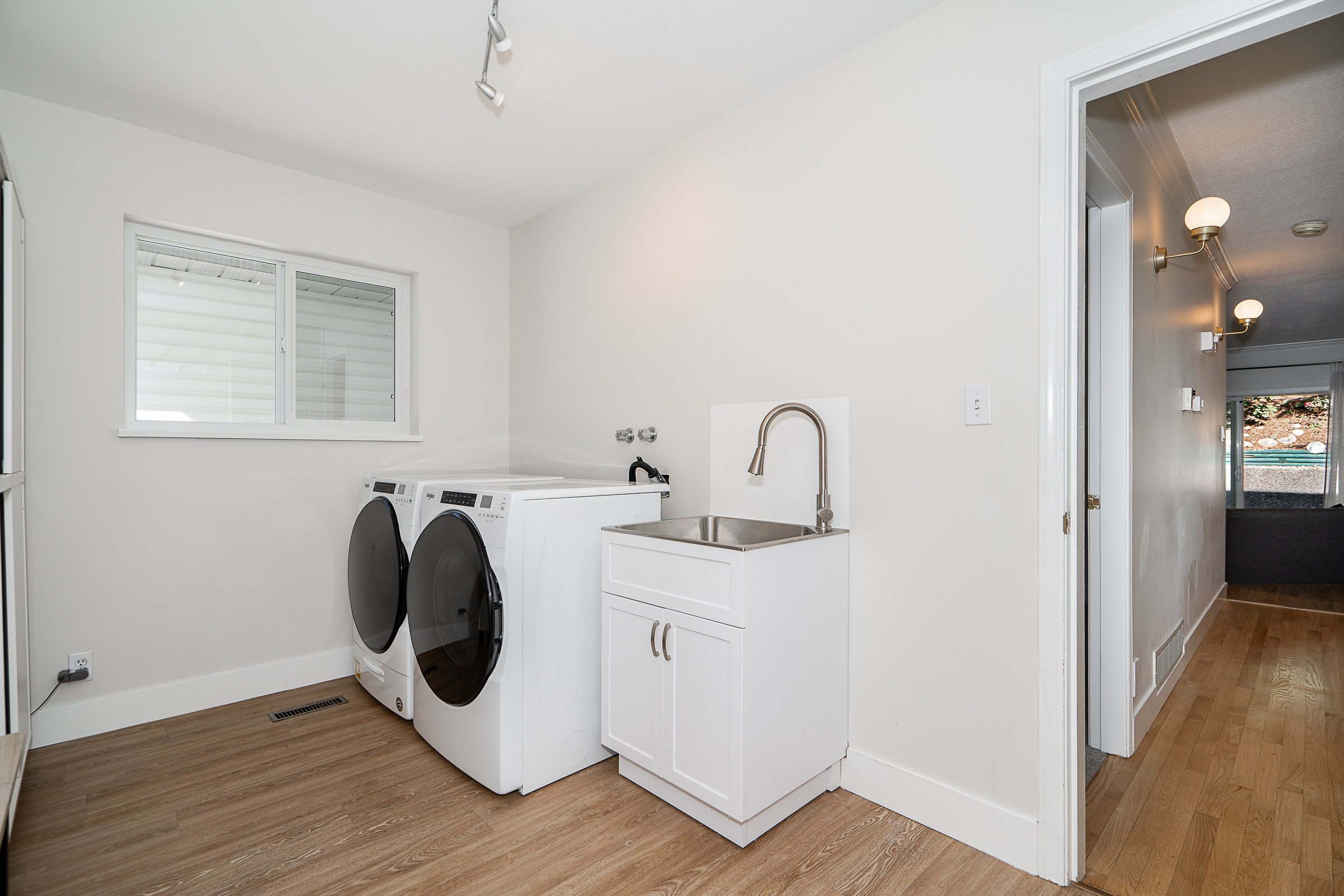 12-Flavelle-Drive-Port-Moody-Homes-For-Sale-Carolyn-Pogue-Port-Moody-Real-Estate-Agent-15.jpg