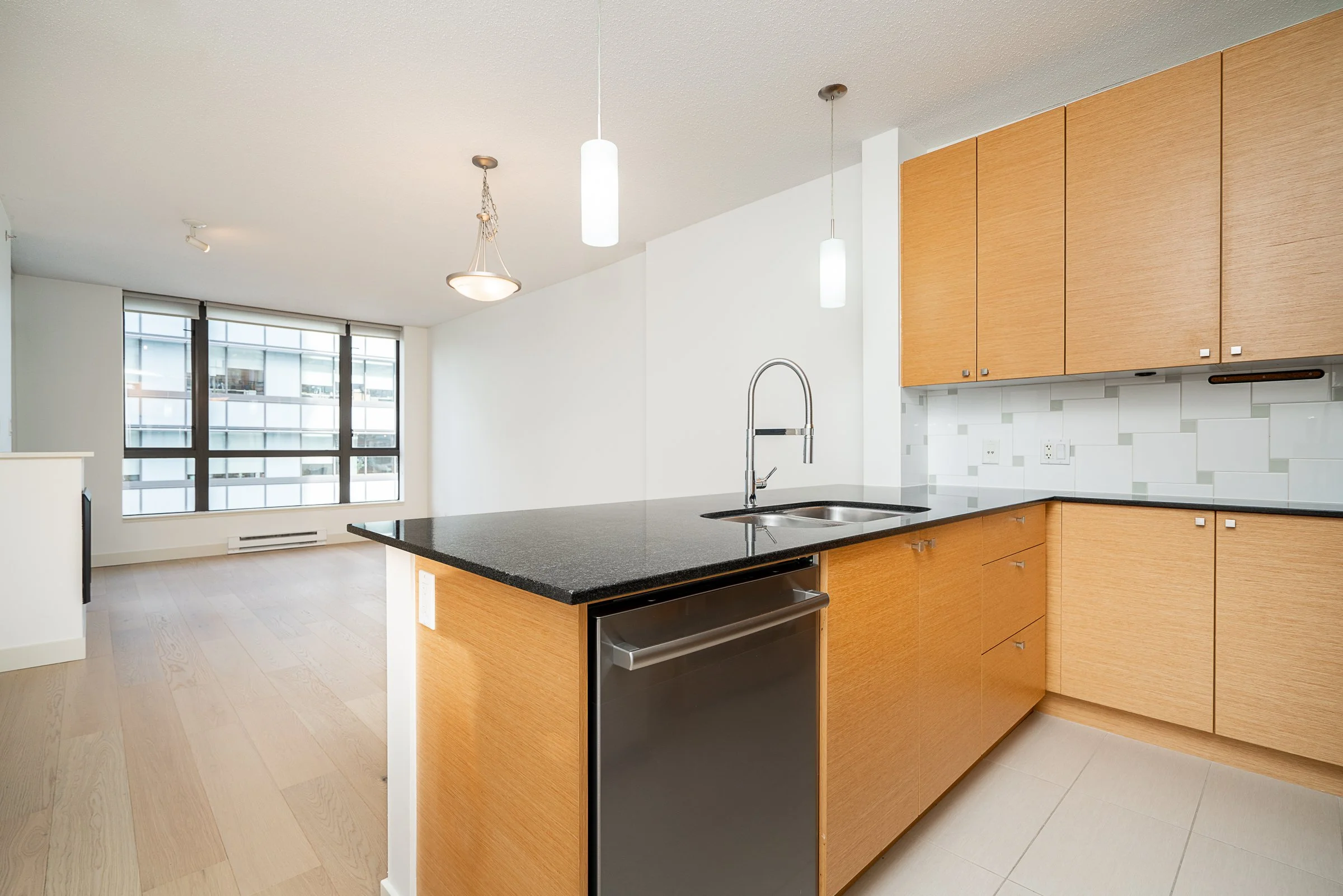 709-400-Capilano-Road-Suter-Brook-Village-Port-Moody-Carolyn-Pogue-Best-Port-Moody-Real-Estate-Agent-22.jpg