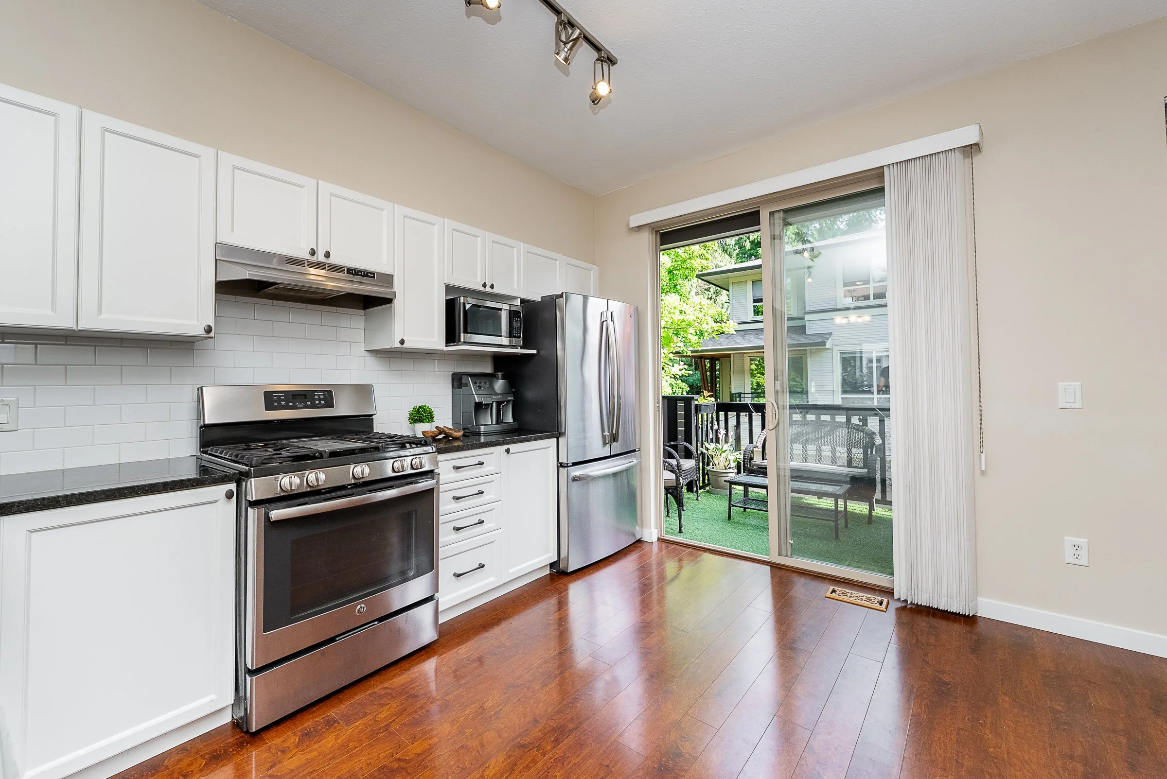 Klahanie-Townhome-For-Sale-17-100-Klahanie-Drive-Port-Moody-Carolyn-Pogue-Best-Port-Moody-Real-Estate-Agent-7.jpg