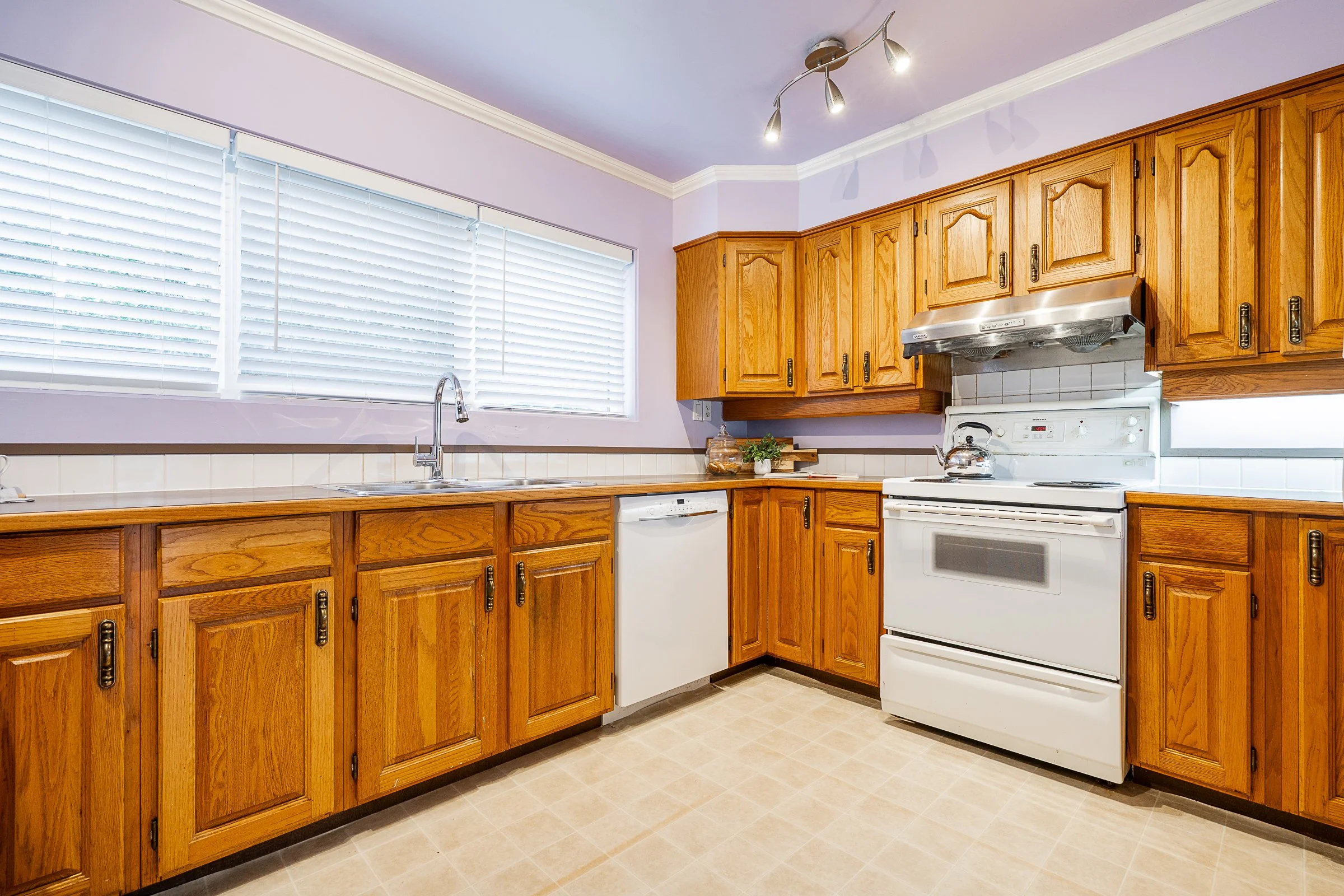 1057-Cecile-Drive-College-Park-Port Moody-Carolyn-Pogue-Port-Moody-Real-Estate-Agent-14.jpg