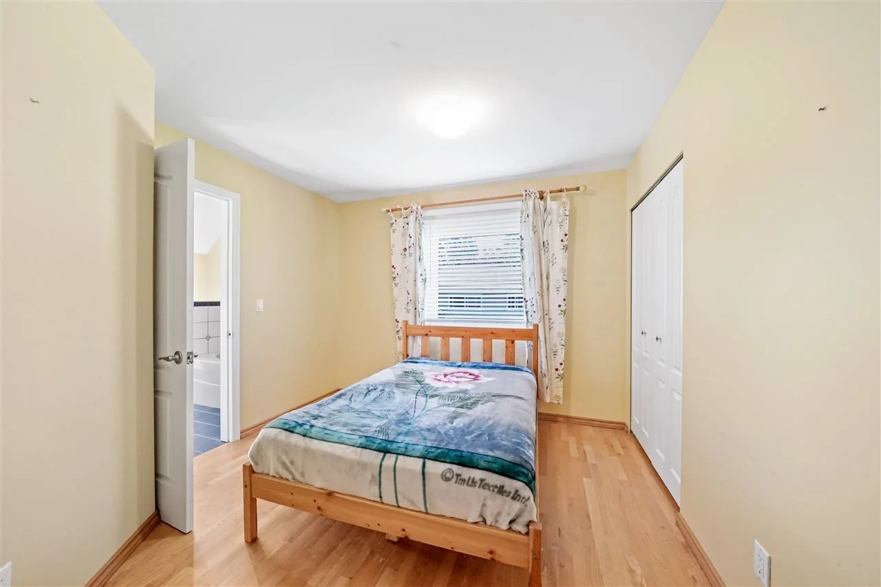 201-Princeton-Avenue-College-Park-Port-Moody-Carolyn-Pogue-Best-Port-Moody-Real-Estate-Agent-24.jpeg