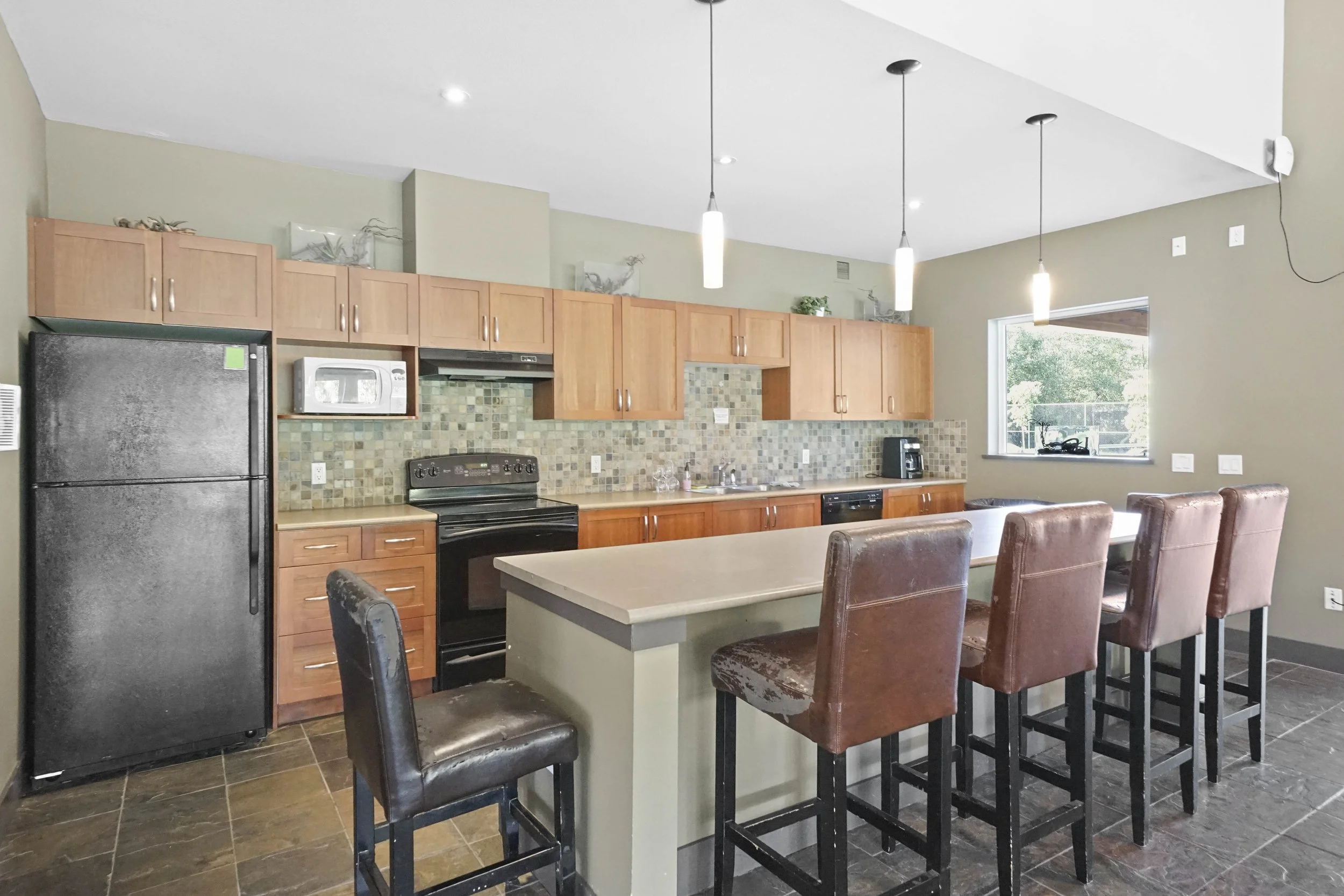 Klahanie-Best-Port-Moody-Realtor-Carolyn-Pogue-Klahanie-Canoe-Club-3.JPG