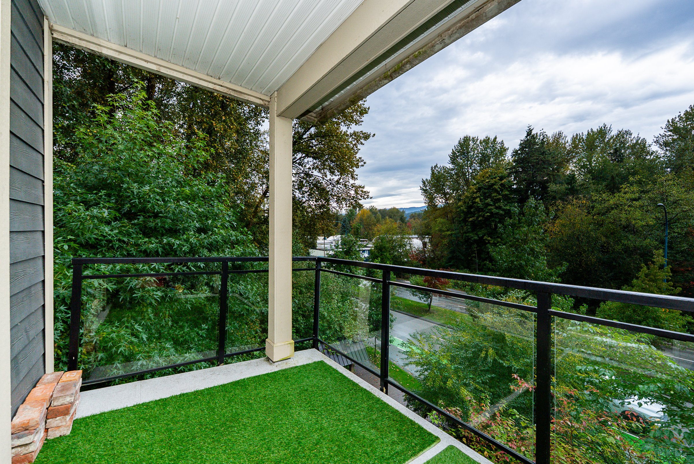 Best-Port-Moody-Real-Estate-Agent-310-101-Morrissey-Road-Suter-Brook-Village-Port-Moody-Carolyn-Pogue-Best-Suter-Brook-Village-Realtor-12.jpg