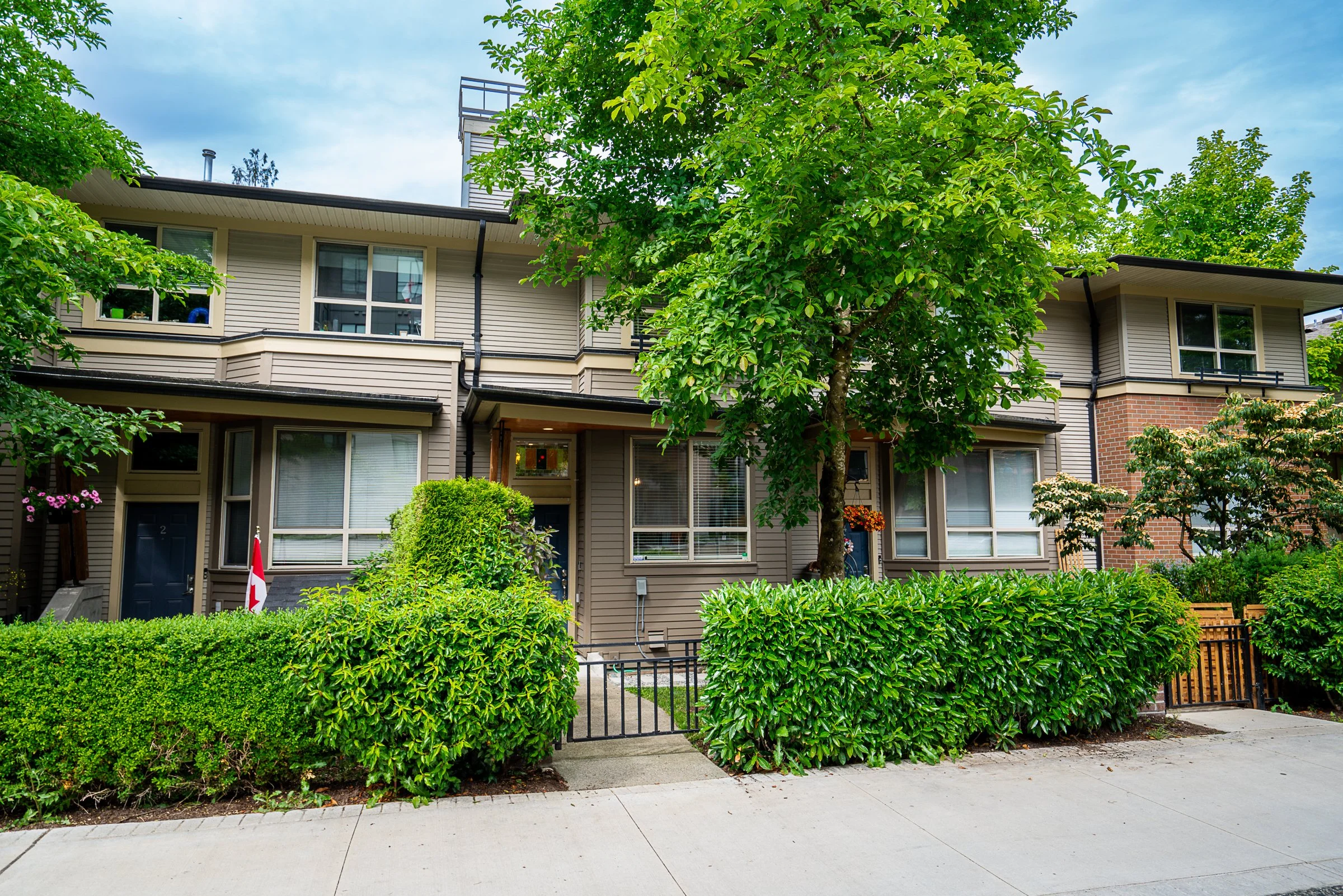 3-100-Klahanie-Drive-Port-Moody-Carolyn-Pogue-Best-Port-Moody-Real-Estate-Agent-in-Klahanie-2.jpg