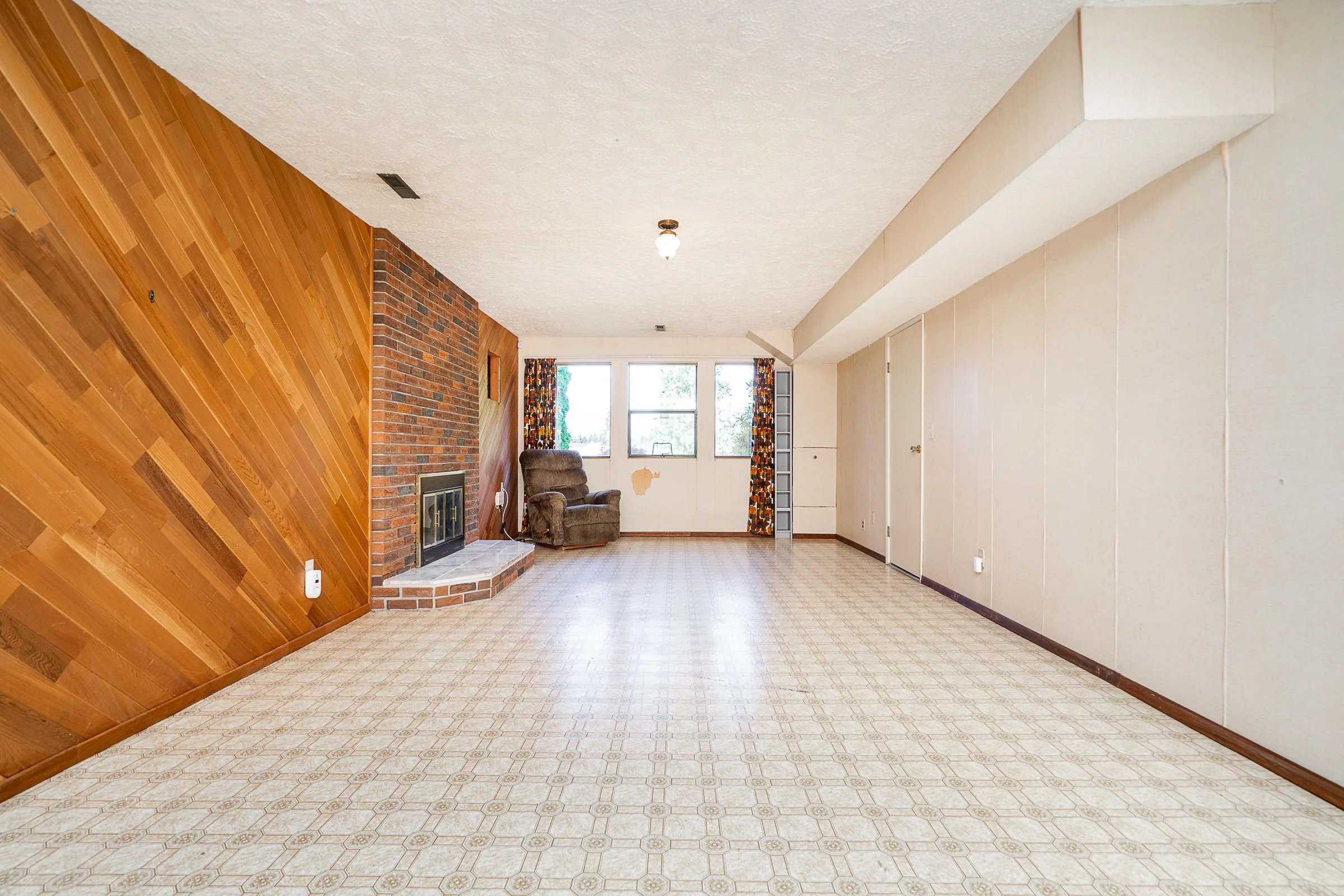 5-Tuxedo-Place-Port-Moody-Carolyn-Pogue-Best-Port-Moody-Real-Estate-Agent-30.jpg
