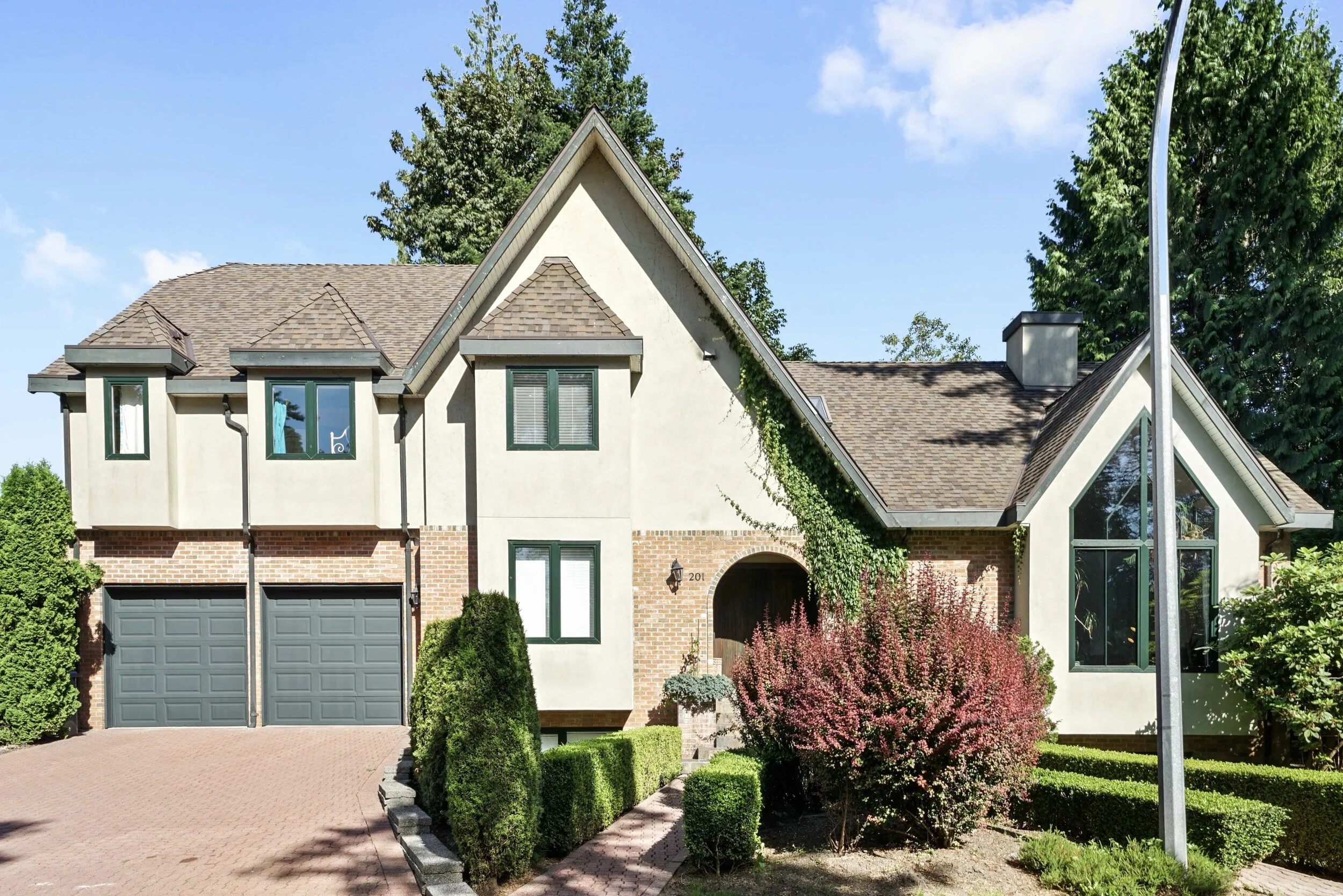 201-Princeton-Avenue-College-Park-Port-Moody-Carolyn-Pogue-Best-Port-Moody-Real-Estate-Agent-1.jpg