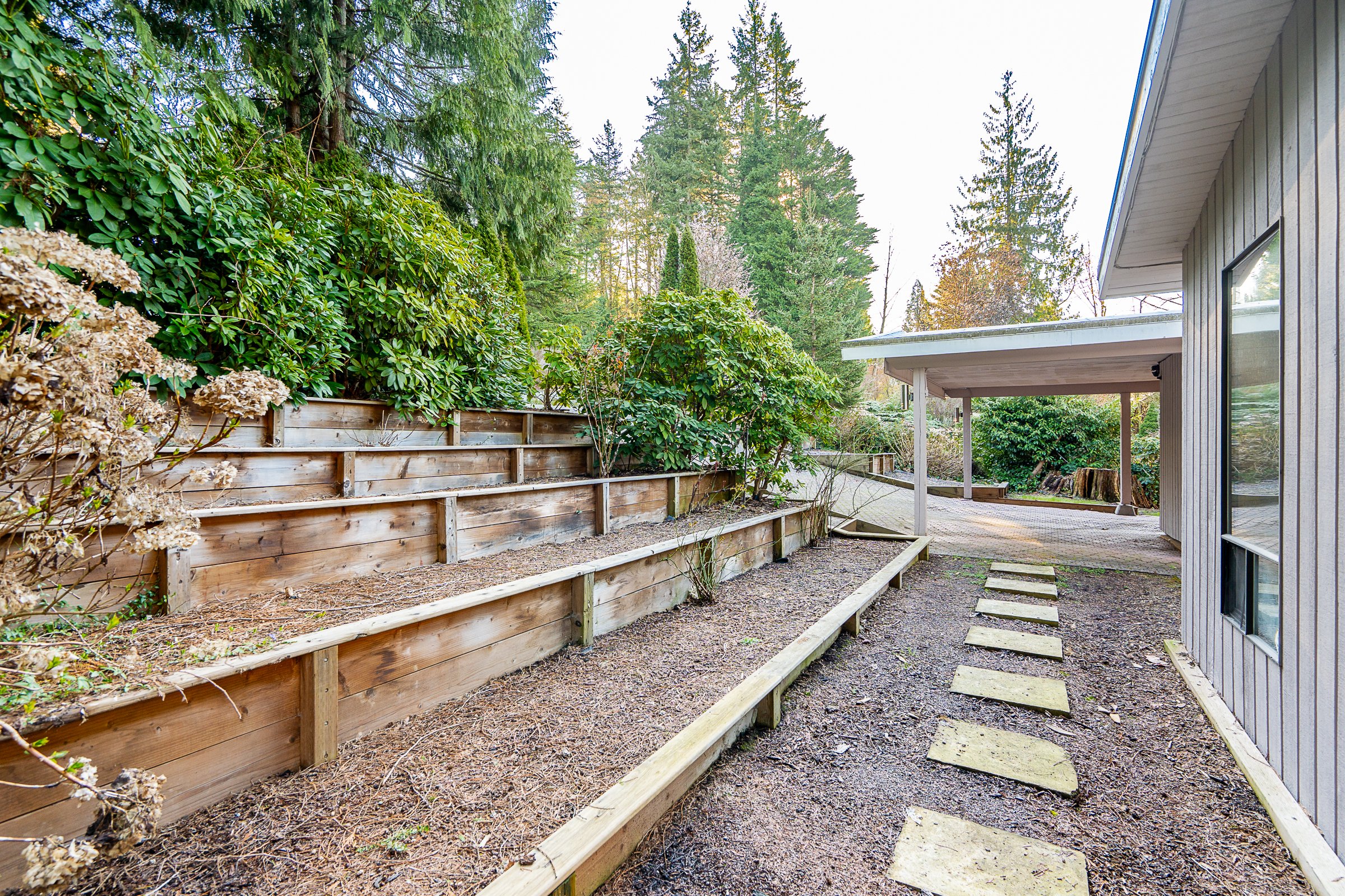 148-Roe-Drive-Port-Moody-Carolyn-Pogue-Best-Port-Moody-Real-Estate-Agent-4.jpg