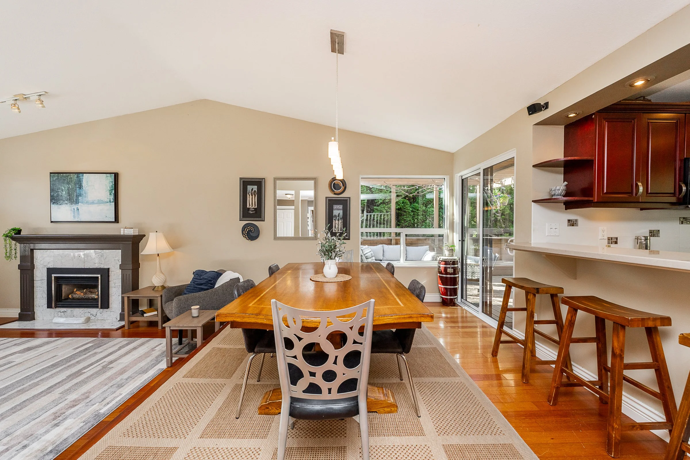 25-Ravine-Drive-Heritage-Mountain-Port-Moody-Carolyn-Pogue-Best-Port-Moody-Real-Estate-Agent-11.jpg