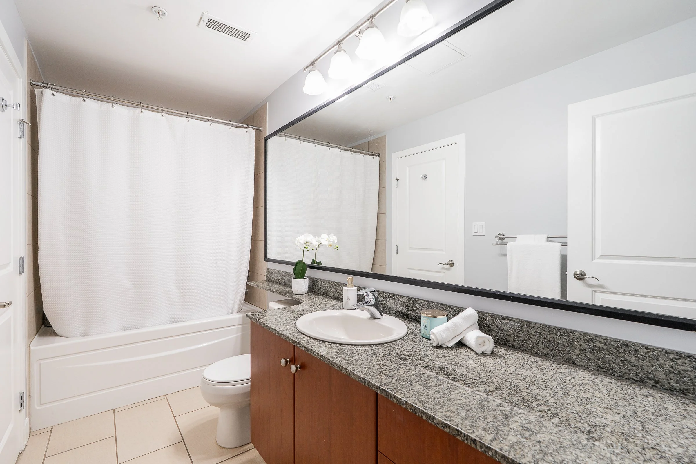 305-200-Capilano-Road-Port-Moody-Carolyn-Pogue-Port-Moody-Real-Estate-Agent-23.jpg