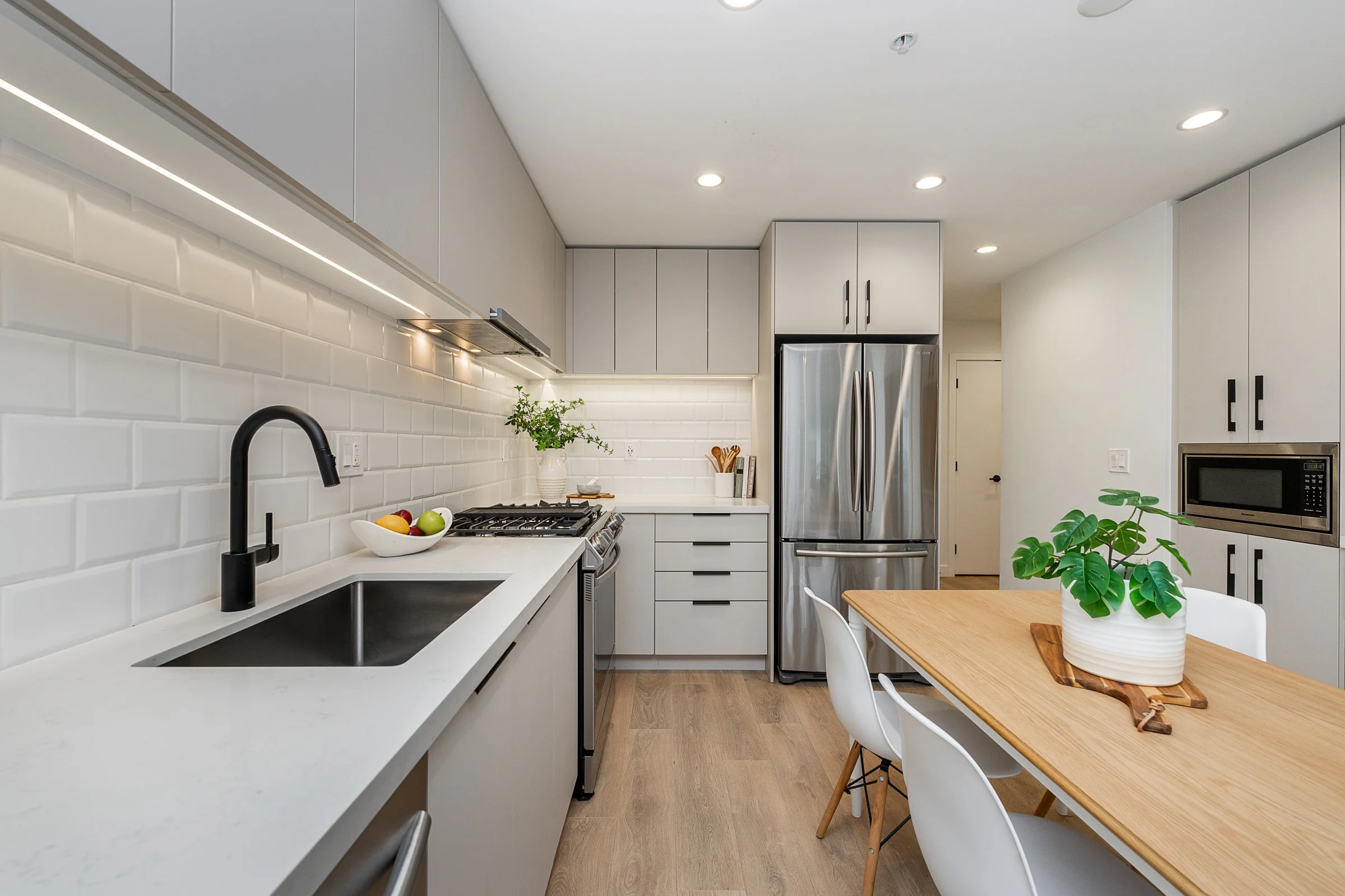 309-3038-St-George-Street-Carolyn-Pogue-Top-Port-Moody-Real-Estate-Agent-9.jpg