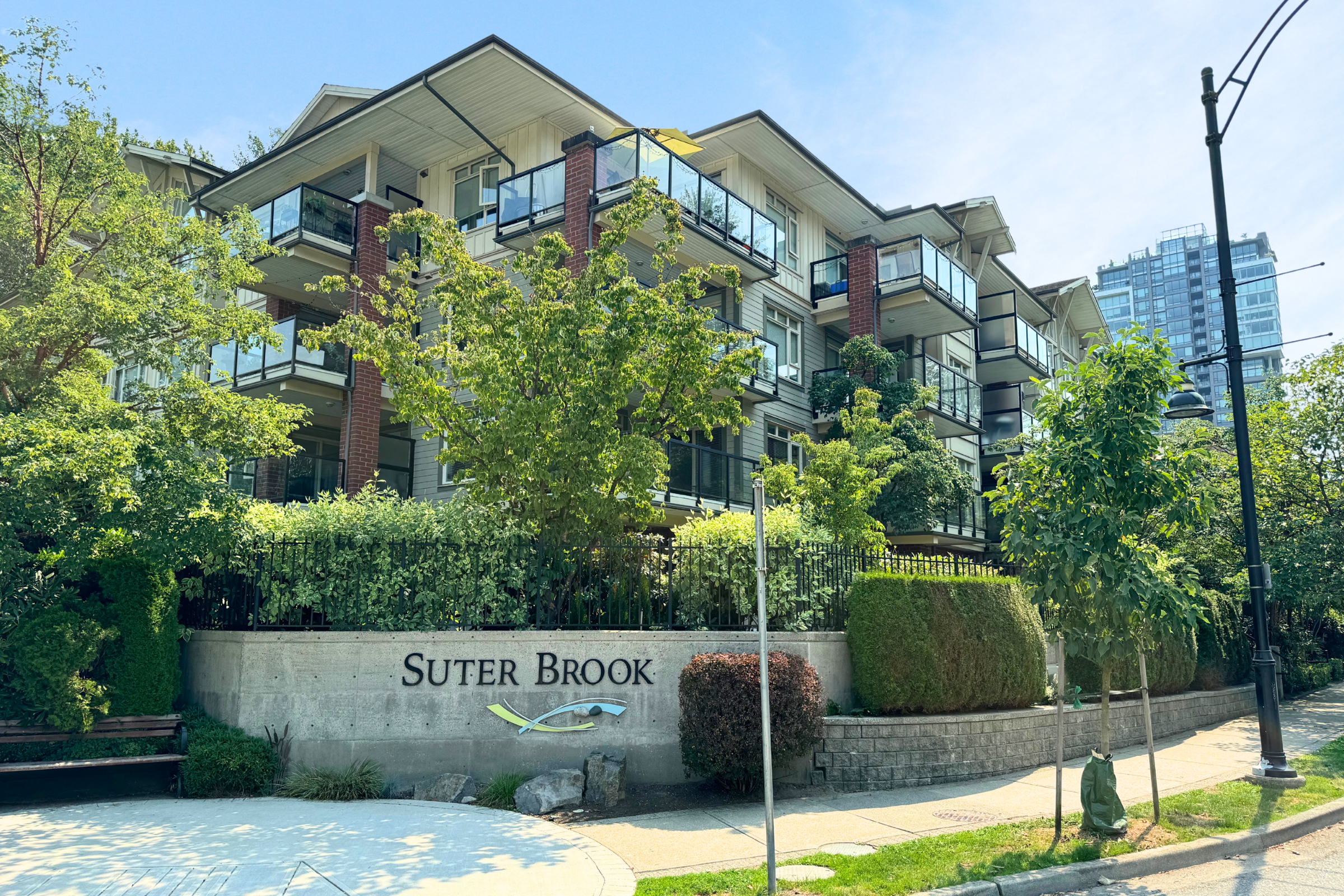 305-200-Capilano-Road-Port-Moody-Carolyn-Pogue-Port-Moody-Real-Estate-Agent-4.png