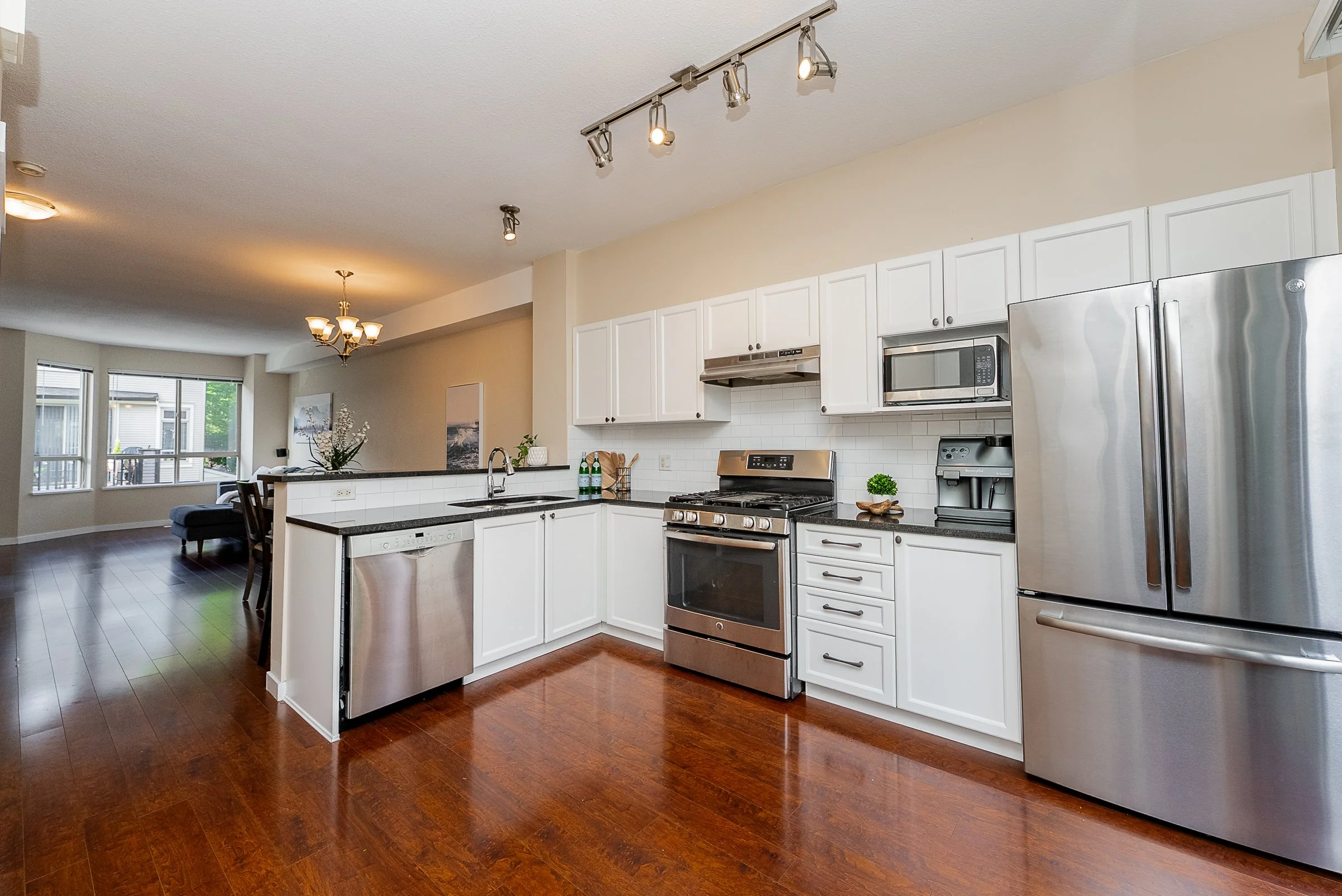 Klahanie-Townhome-For-Sale-17-100-Klahanie-Drive-Port-Moody-Carolyn-Pogue-Best-Port-Moody-Real-Estate-Agent-5.jpg