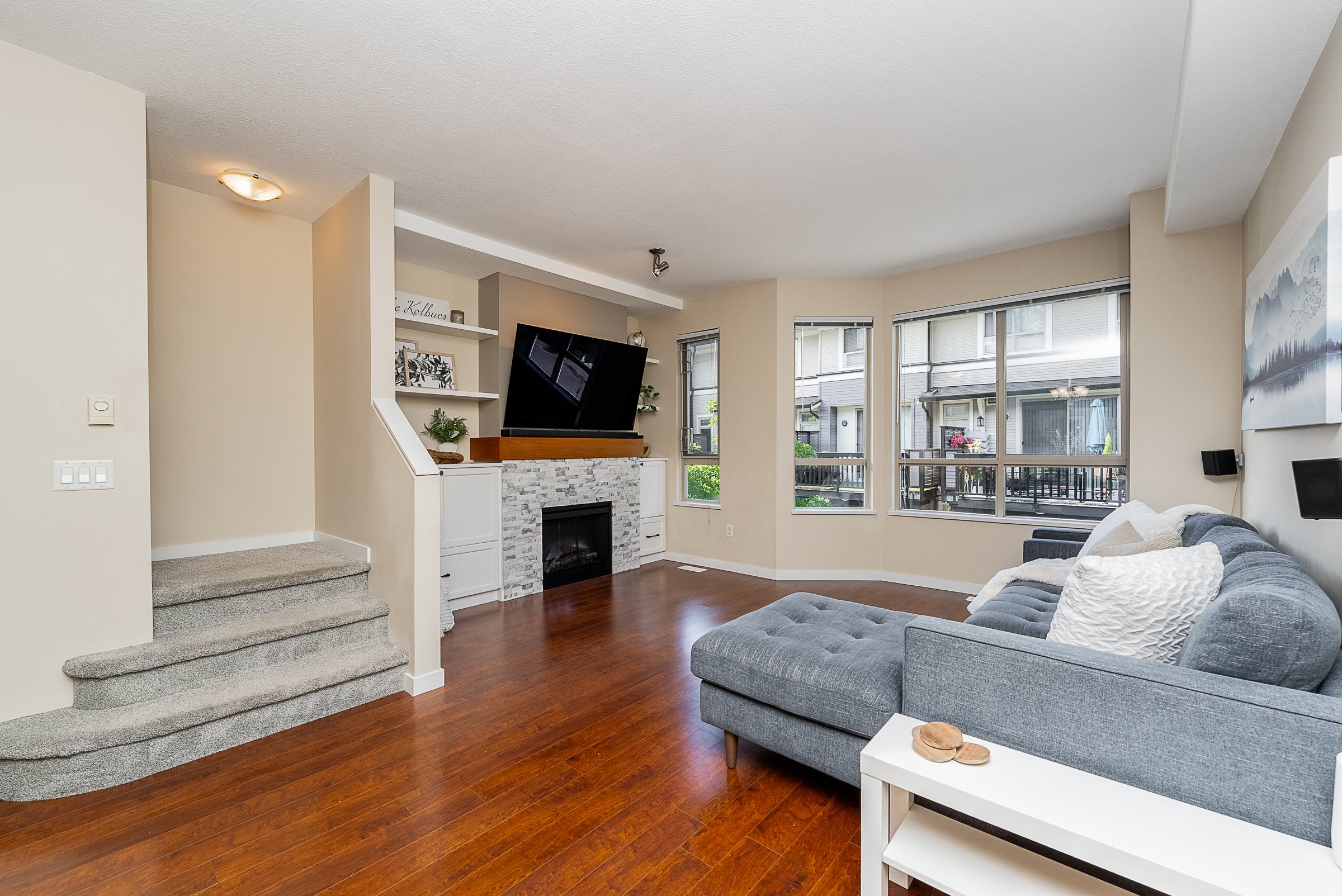 Klahanie-Townhome-For-Sale-17-100-Klahanie-Drive-Port-Moody-Carolyn-Pogue-Best-Port-Moody-Real-Estate-Agent-2.jpg
