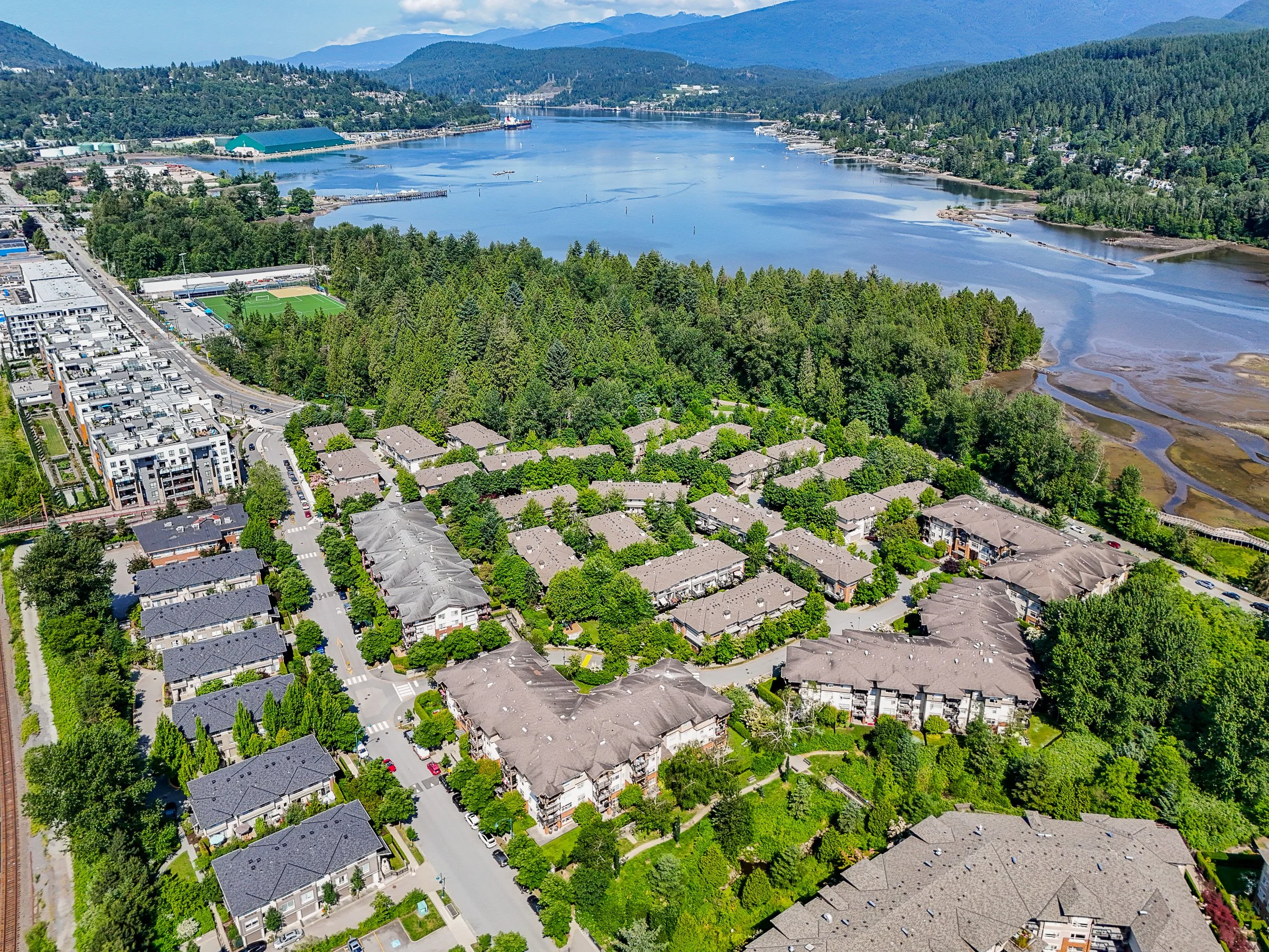 Klahanie-Townhome-For-Sale-17-100-Klahanie-Drive-Port-Moody-Carolyn-Pogue-Best-Port-Moody-Real-Estate-Agent-32.jpg