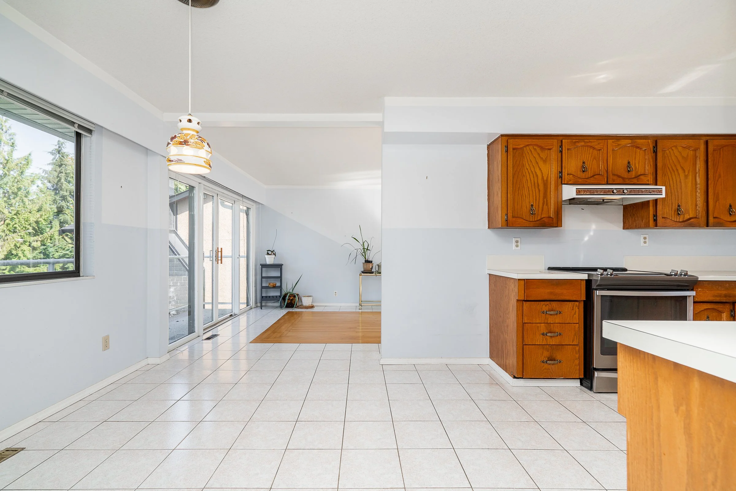 5-Tuxedo-Place-Port-Moody-Carolyn-Pogue-Best-Port-Moody-Real-Estate-Agent-8.jpg