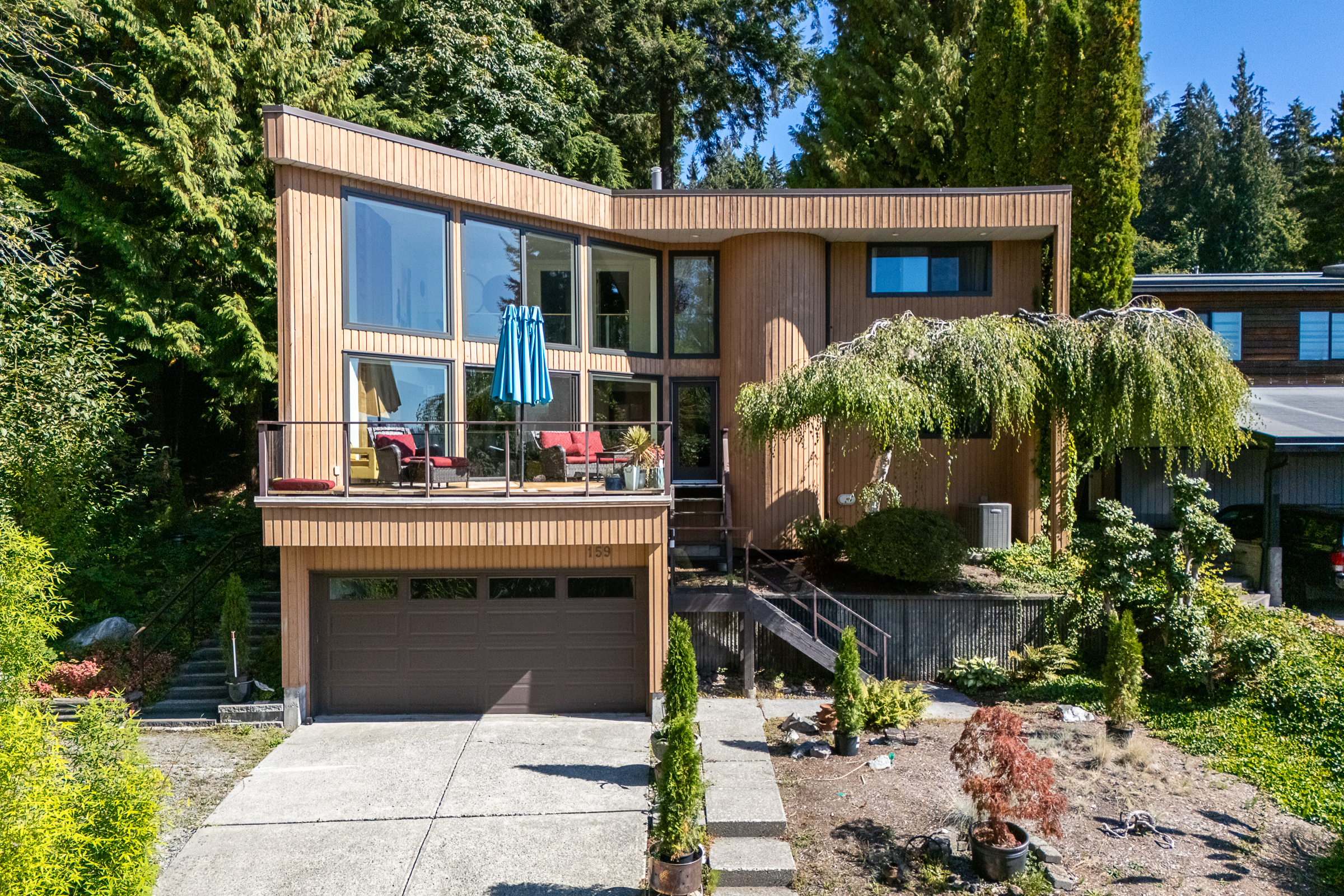 159-Roe-Drive-Port-Moody-Carolyn-Pogue-Best-Port-Moody-Real-Estate-Agent-39.png