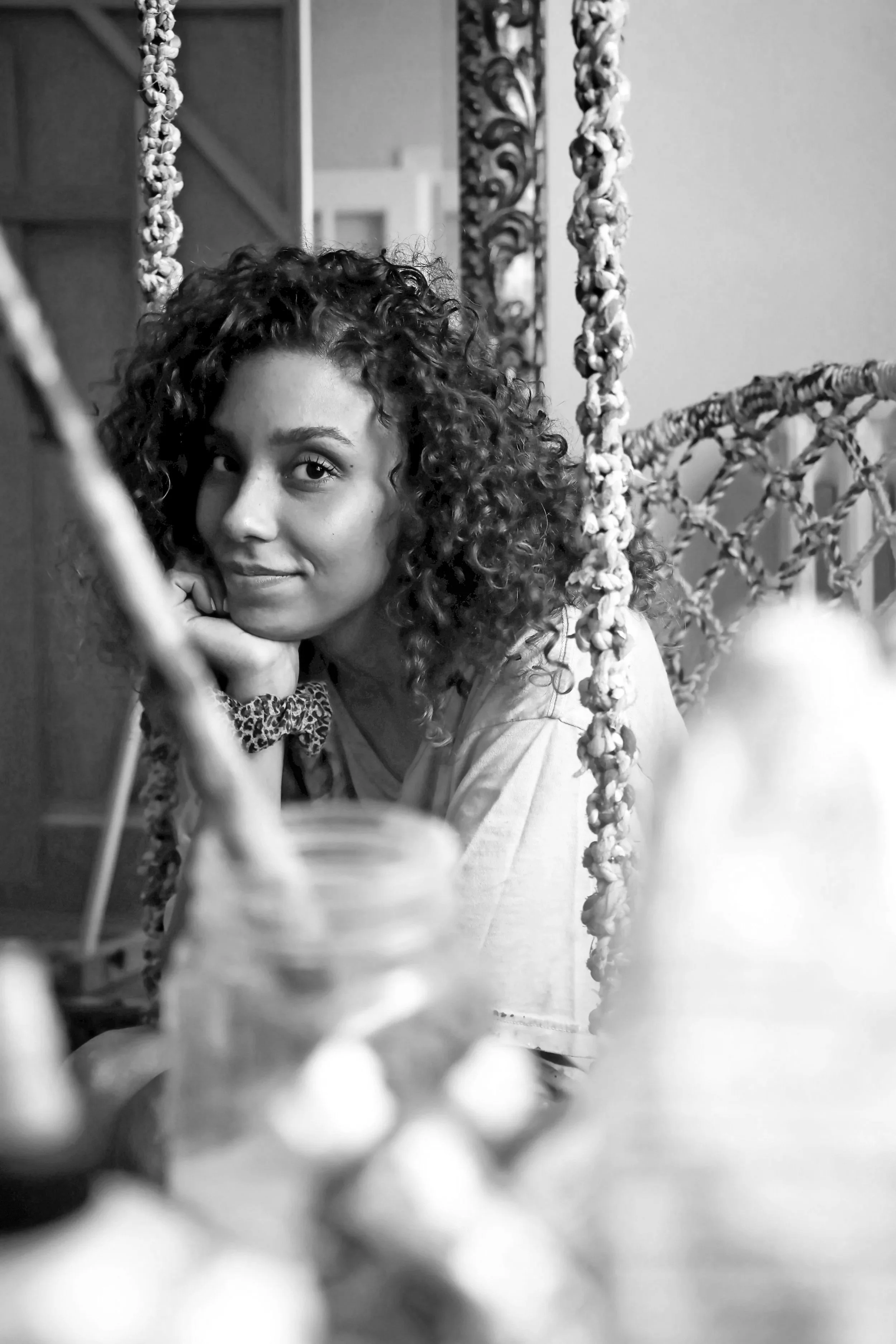 BRANDING PORTRAIT OF PROFESSIONAL PAINTER IN HER STUDIO IN LOS ANGELES CALIFORNIA