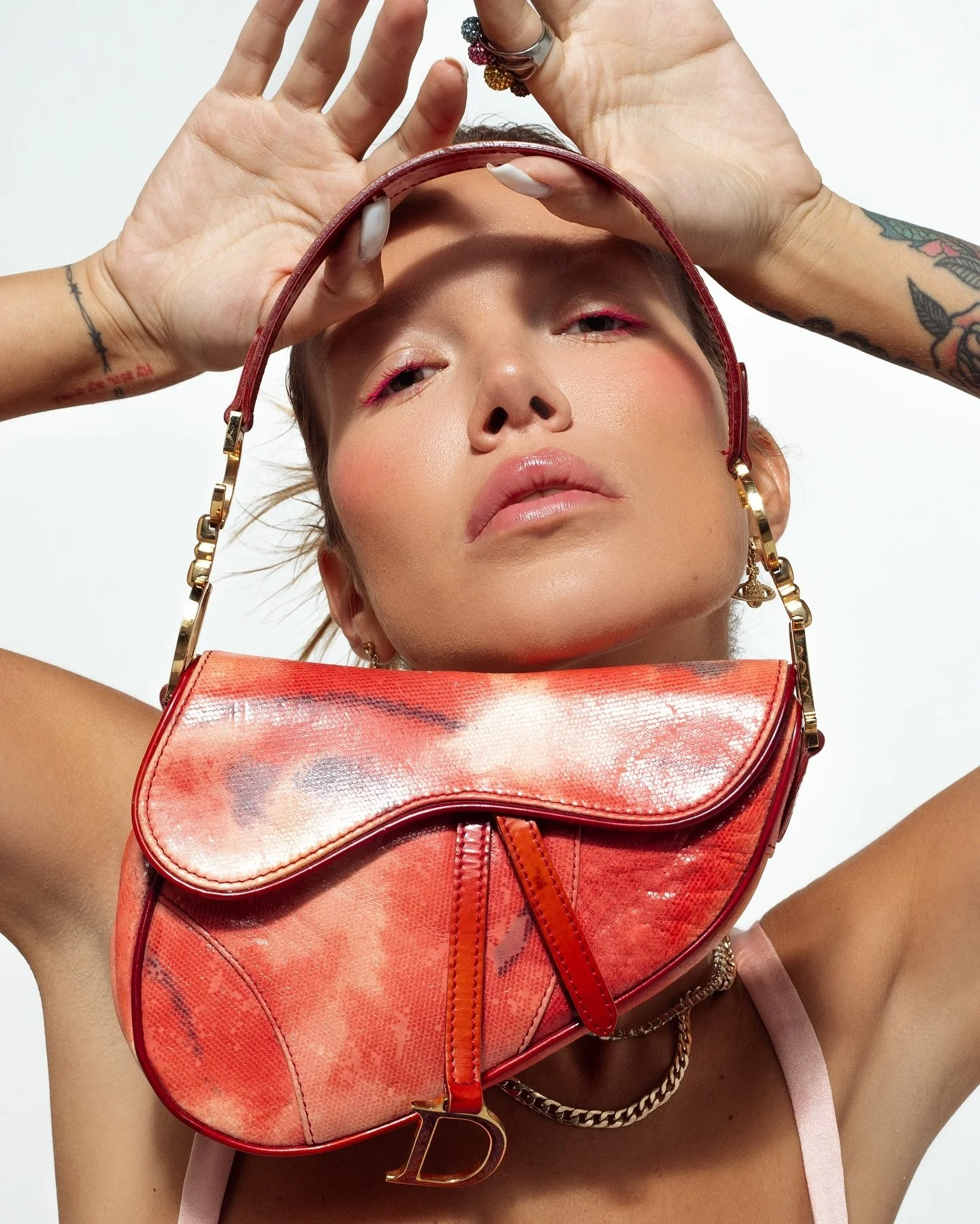 Your saddle&rsquo;s waiting, come and jump on it. 🐎

It&rsquo;s 1999 and John Galliano has just introduced the Saddle Bag, which many iterations later, is bound to become one of the most iconic handbags in fashion history. Shop our curation online n