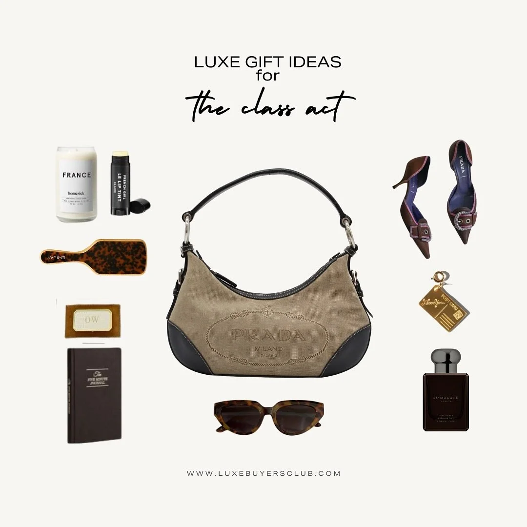 💄💚♻️ 

Vintage pieces as rare and unique as the people you love most in your life. Treat them to a special piece this season 🎁

#vintagehandbags #aestheticinspiration #giftguide #luxurygifting #giftideas #vintagebags #designervintage #aestheticpos