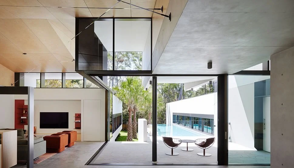 This dual pavilion masterpiece required a completely new level of lateral thinking to physically pipe to each side, whilst maintaining the most unique interior design language for the owners.

Architect: @cullinanivanovpartnership 
Builder: @kinn_con