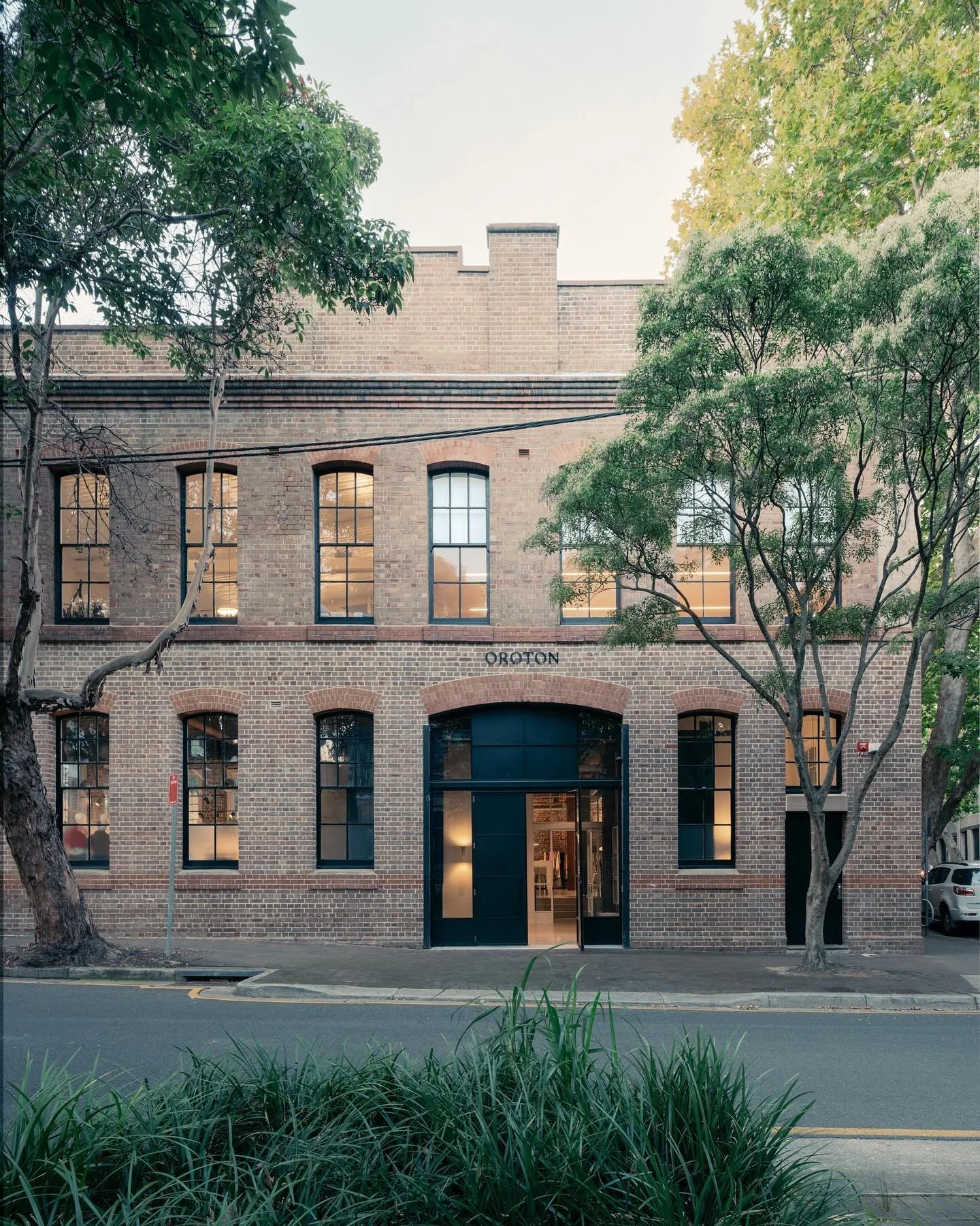 Combining mechanical services with one of Sydney&rsquo;s landmark commercial buildings resulted in Oroton&rsquo;s Sydney HQ receiving the right balance of comfort, whilst maintaining the unique character of the magnificent heritage space.

Architect: