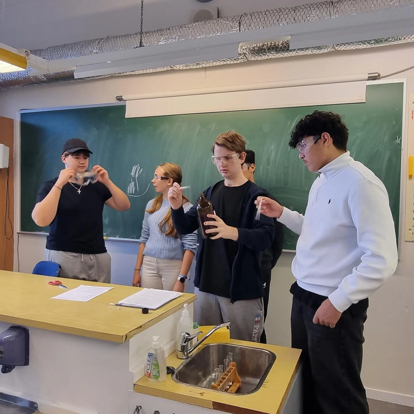 P&aring; Sygna f&aring;r du l&aelig;re og reise!
I september hadde vi bes&oslash;k av utvekslingsstudenter og l&aelig;rer fra Obermayr Europa-Schule i R&uuml;sselsheim, Tyskland🇩🇪 I februar reiser elever fra Sygna p&aring; gjenbes&oslash;k gjennom 