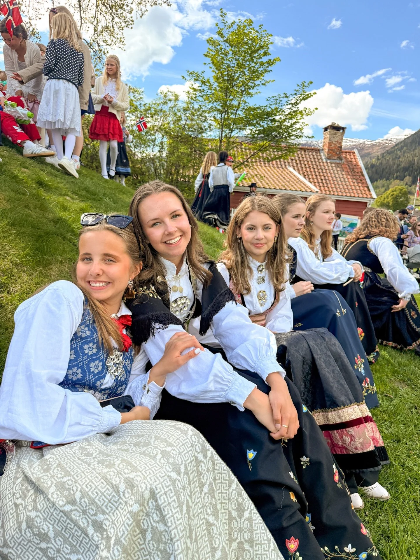 17.mai er vi s&aring; glad i!🇳🇴🍦🎊🌼🍓🍰