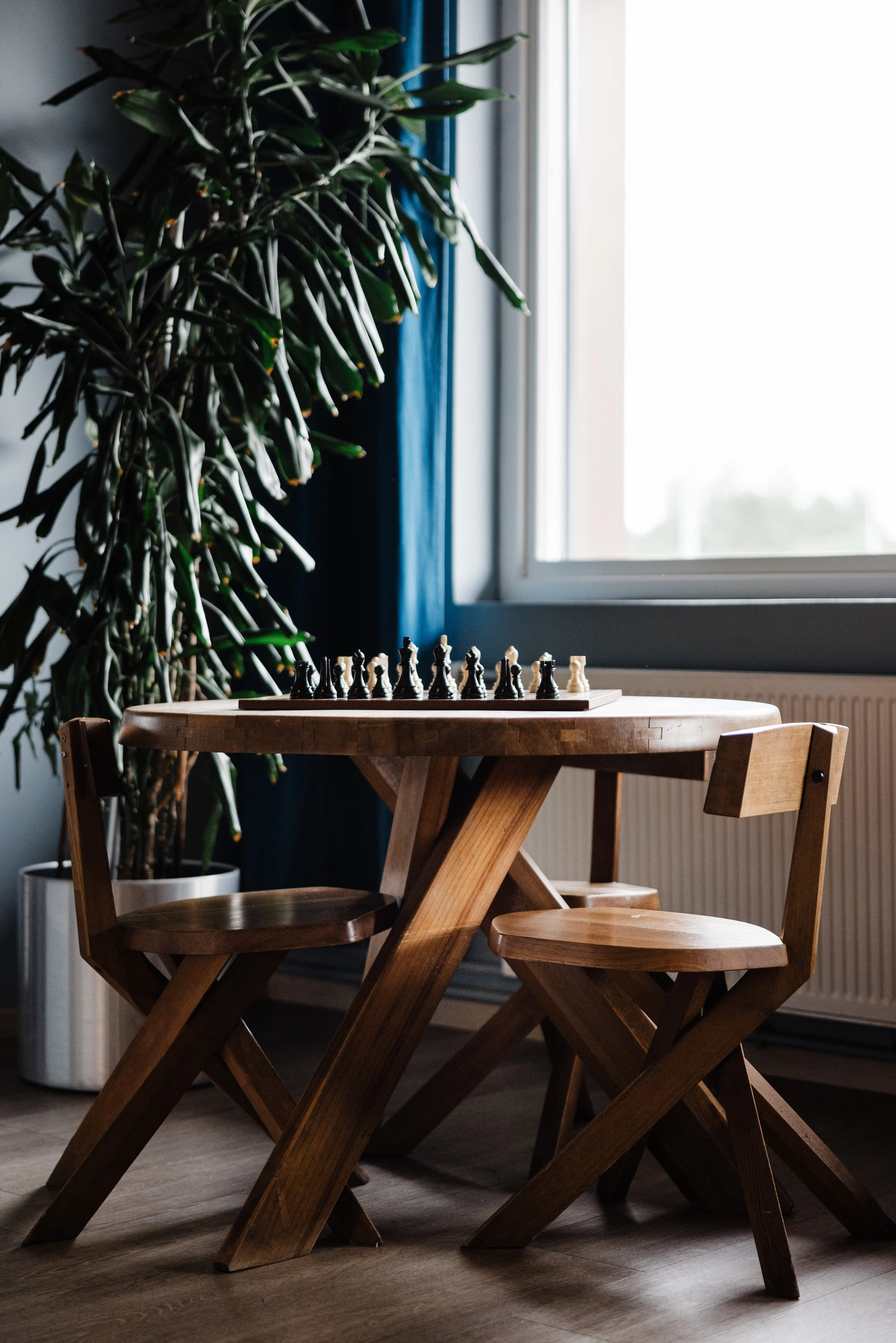 ODDSSON Midtown Chess Table