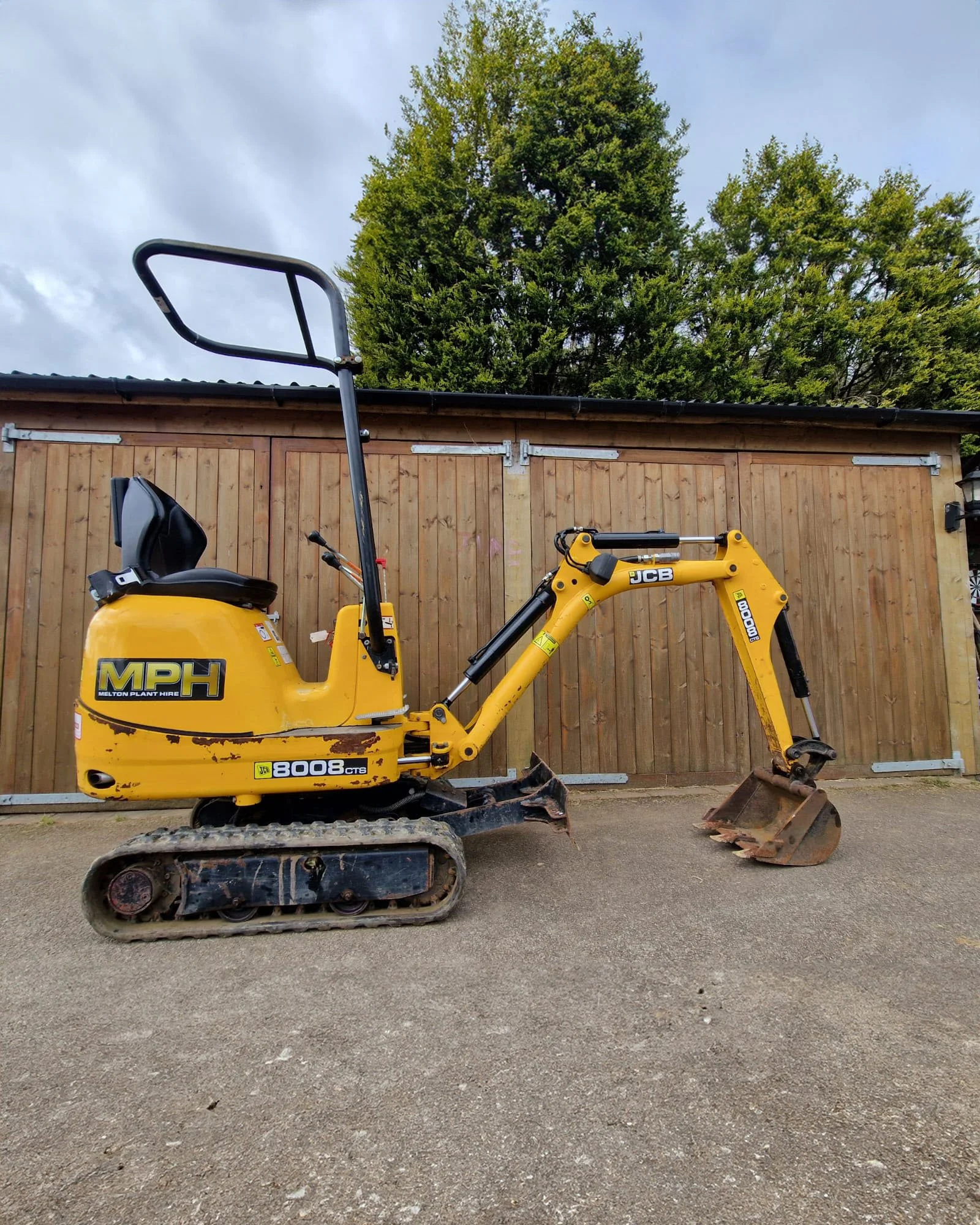 Micro Digger 0.8 Tonne Edit.jpg