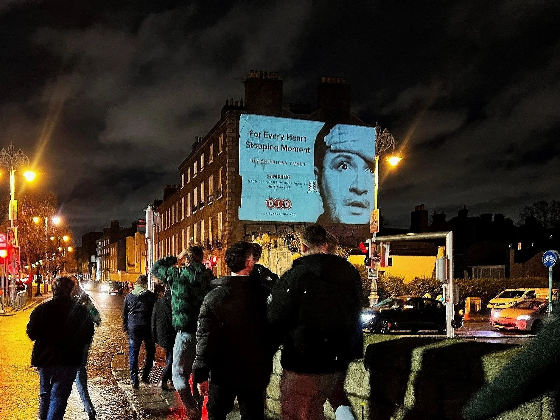 Shining a Light on Attention: How OOH Activations Drive Engagement