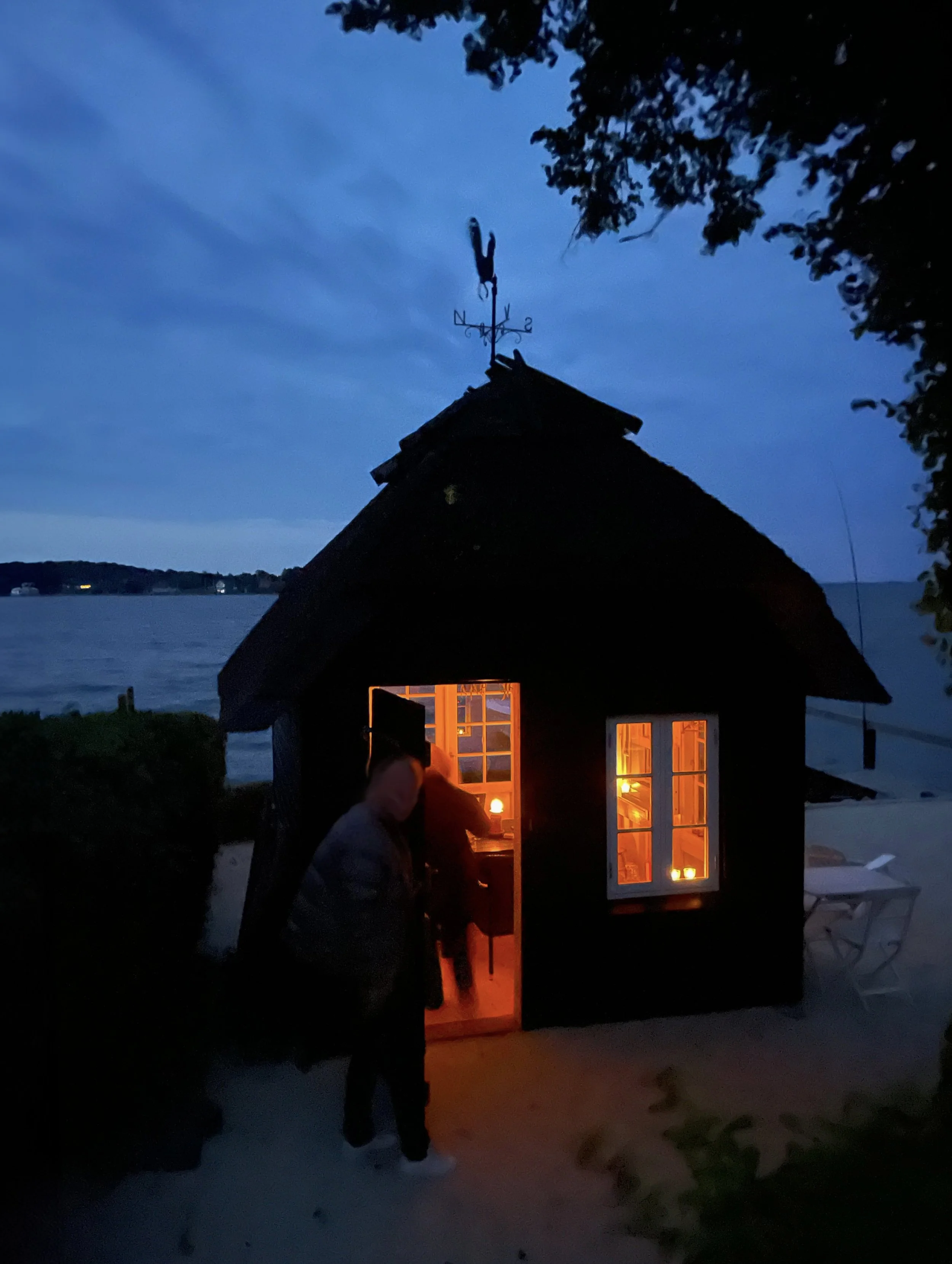 Strandhuset om aftenen