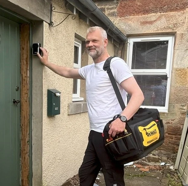 Its Frank the handyman arriving at the property with toolbag, ready to work.