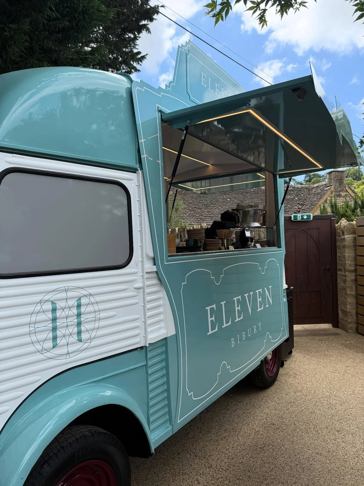 I really love the concept of @elevenbibury not only is it beautifully designed by @llewelynbowen but it has been so thoughtfully considered, providing a village hub with post office, provisions and a coffee shop. 

Whilst also supporting and showcasi
