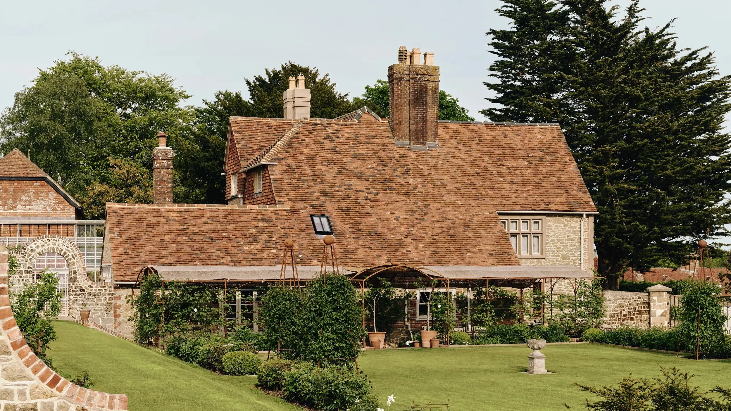 West Sussex Farmhouse shortlisted for House &amp; Garden Project of the Year