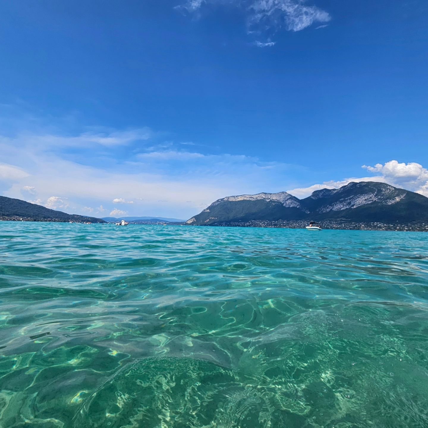 Fun on Lake Annecy and Camping d' l'Aloua 

https://www.hyemfromhyem.com/blog/camping-de-laloua-on-the-shores-of-lac-dannecy
#annecy #lacannecy #crosspaddleboards #vanlife #travelwithkids #campingdelaloua #hyemfromhyem