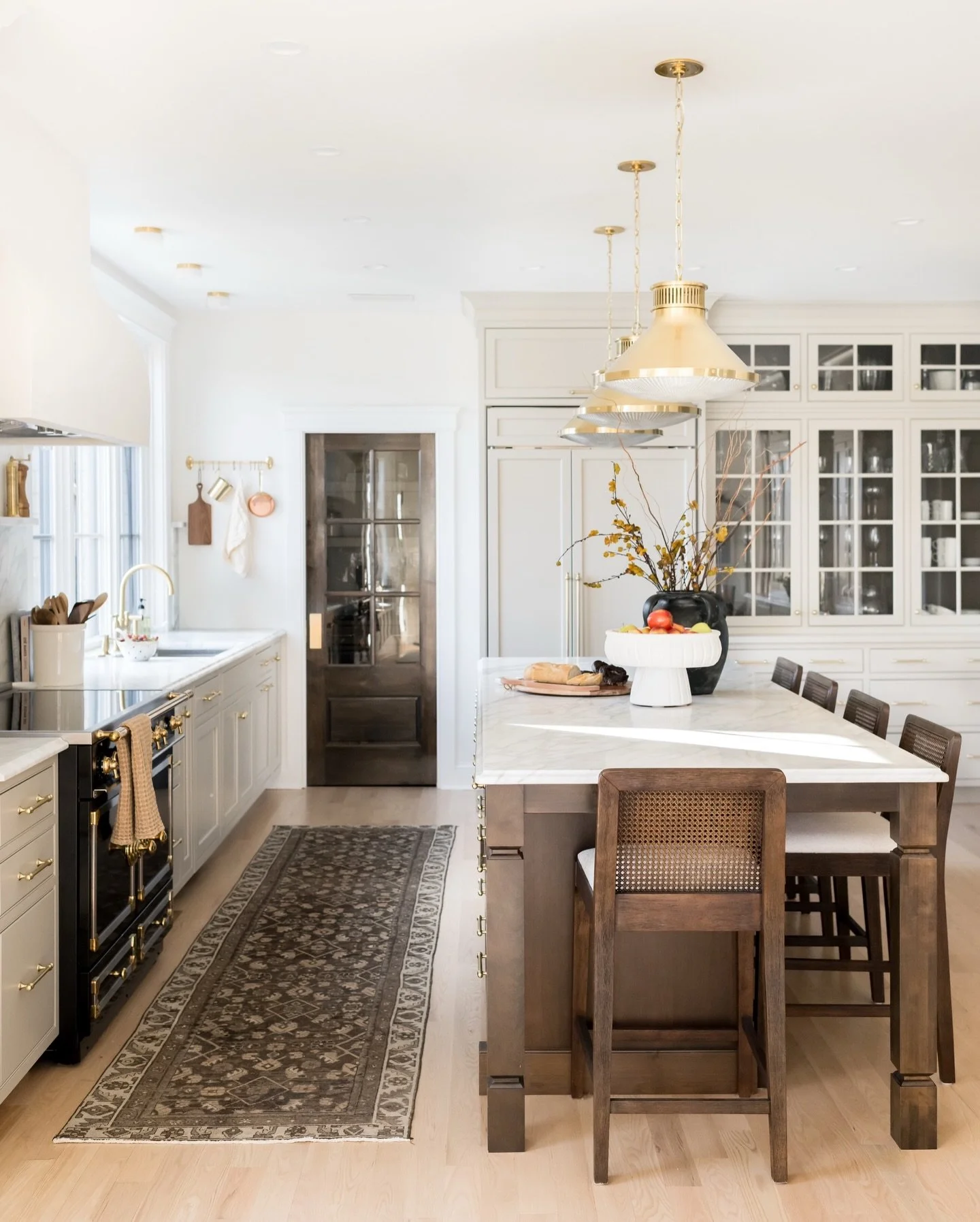 Newest kitchen crush ✨

Shot for @lisaritchieinteriors.