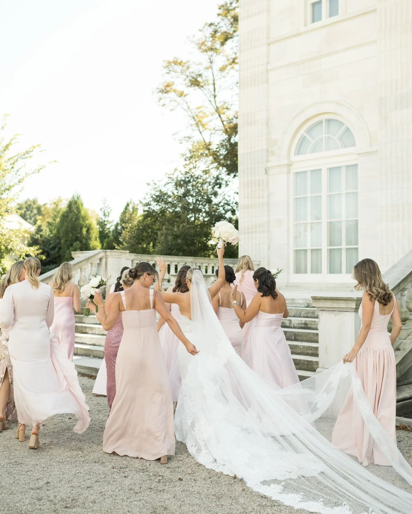 To the bridesmaids who go above and beyond on a wedding day? Us wedding photographers love you 🫶🏻

Your help keeps things efficient all while making sure your best girl looks 💯&mdash; and the candids? They&rsquo;re always some of my favorites. 

#