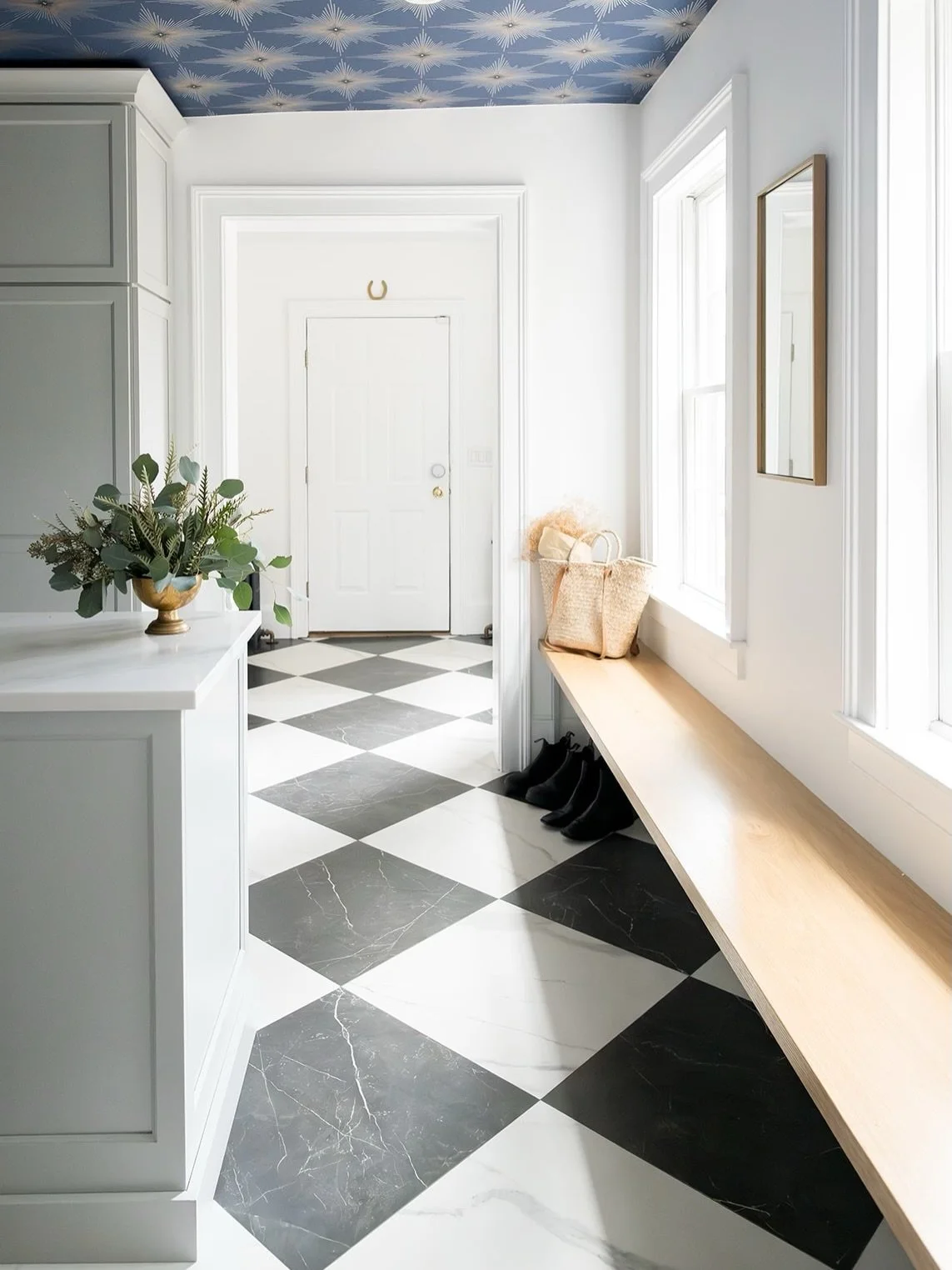Mudroom 🤝🏻 Laundry room
Loved this gorgeous and *practical* design&mdash; especially this time of year with all of the boots, shoes, coats and layers 🫠

Shot for @tayloredinteriordesigns 
🏡: @meg__larson