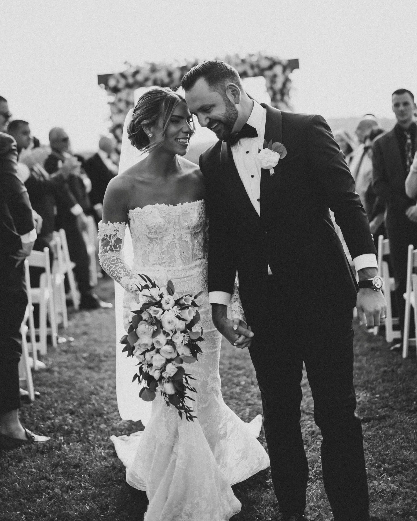 Emily + Dennis in black and white 🤍