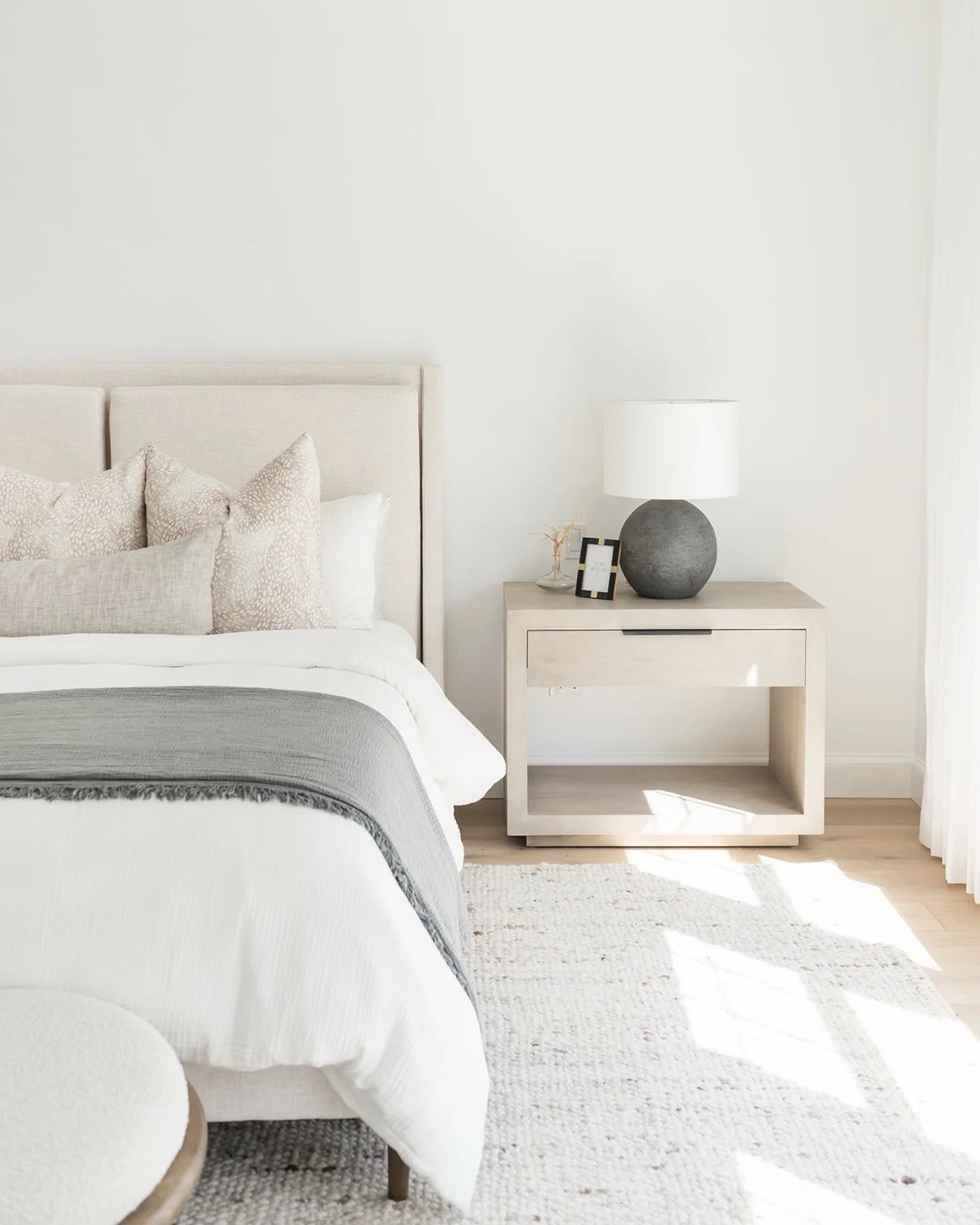 As seen in @capecodlife magazine, this primary bedroom is giving us all the light, airy, beach dune vibes rooted with different natural tones and texture. 

Shot in Mashpee for @portanddune.

#InteriorPhotographer #InteriorDesign #CapeCodLiving #Summ
