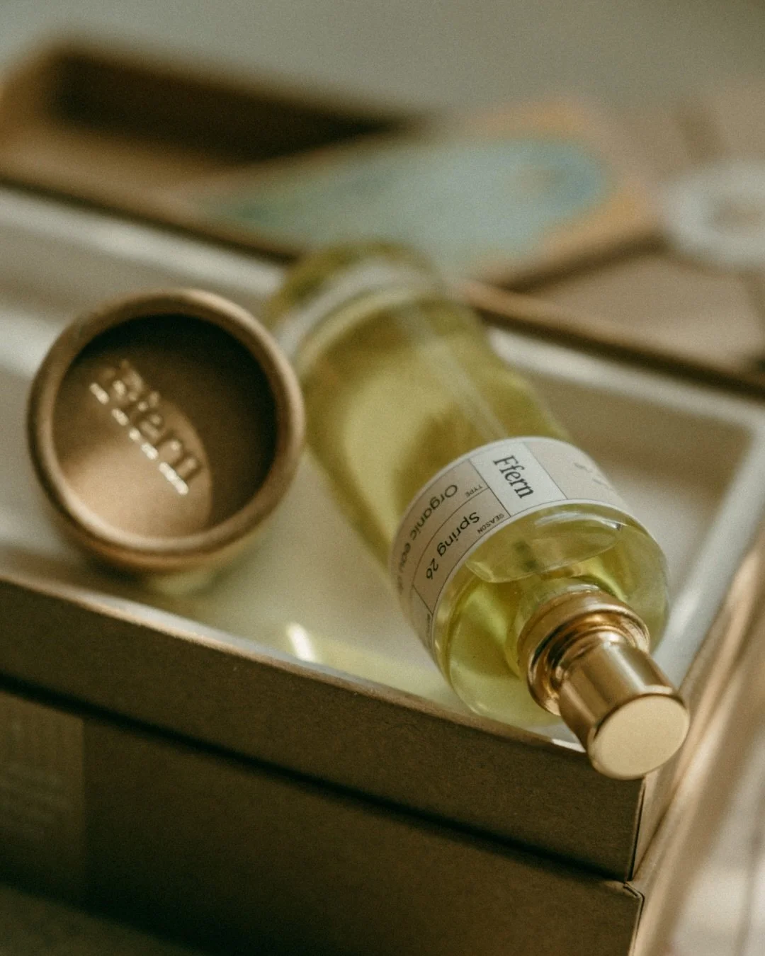 Spring for me = new beginnings 💫

Everything starts blooming, I get back to my balcony garden&hellip; and for the second year in a row, I&rsquo;ve treated myself to a natural perfume from @ffern.co 

I genuinely love this brand &mdash; their whole a