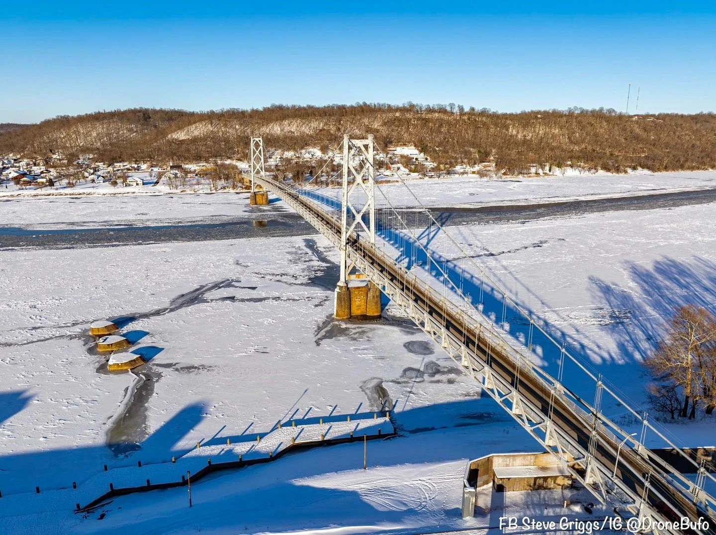 Winter vs. summer ❄️➡️☀️

A very different view of the Simon Kenton Memorial Bridge compared to last summer during an inspection.

📸: Winter shot by Steve Griggs

 #SimonKentonBridge #EngineeringViews #PalmerEngineering