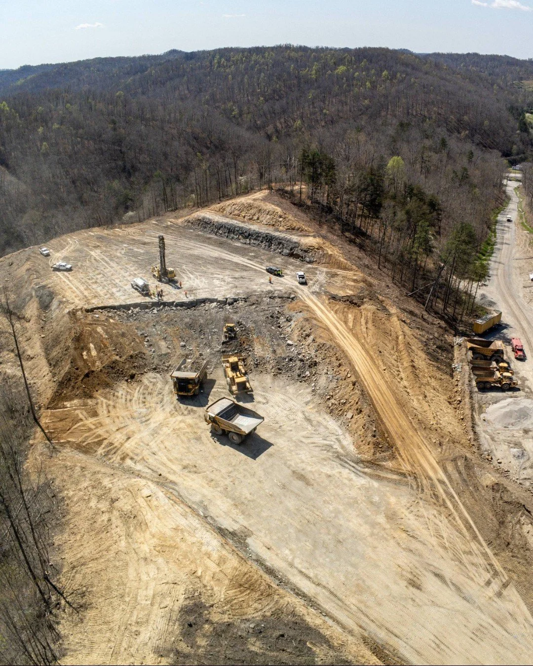 Taking a look from above at the progress along the Magoffin&ndash;Floyd segment of the Mountain Parkway expansion in Kentucky. 👀🚧

There&rsquo;s a lot happening beyond what you can see from the road, and it&rsquo;s exciting to watch this important 